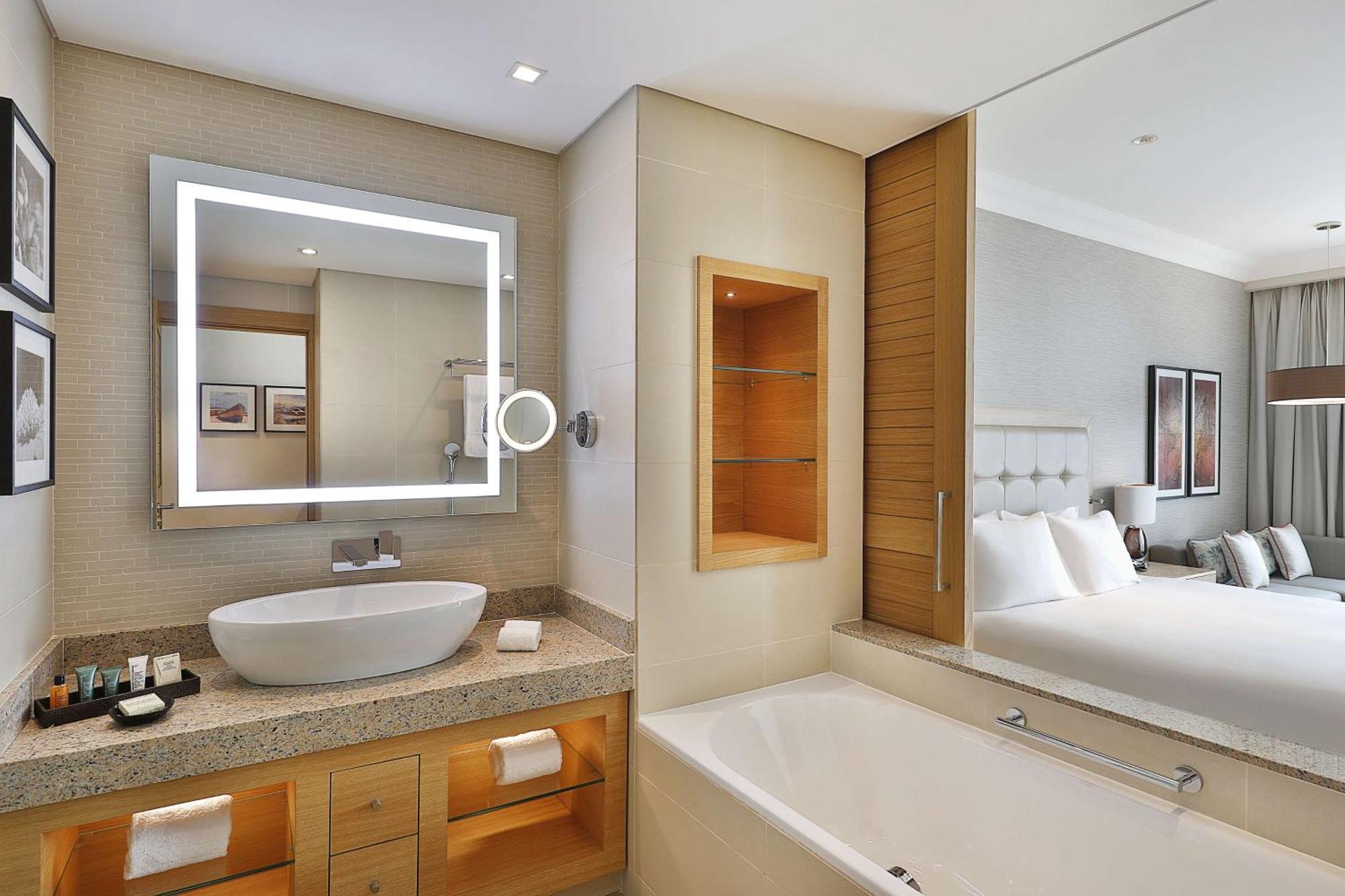 King Guest Room,1548821386:JPEG