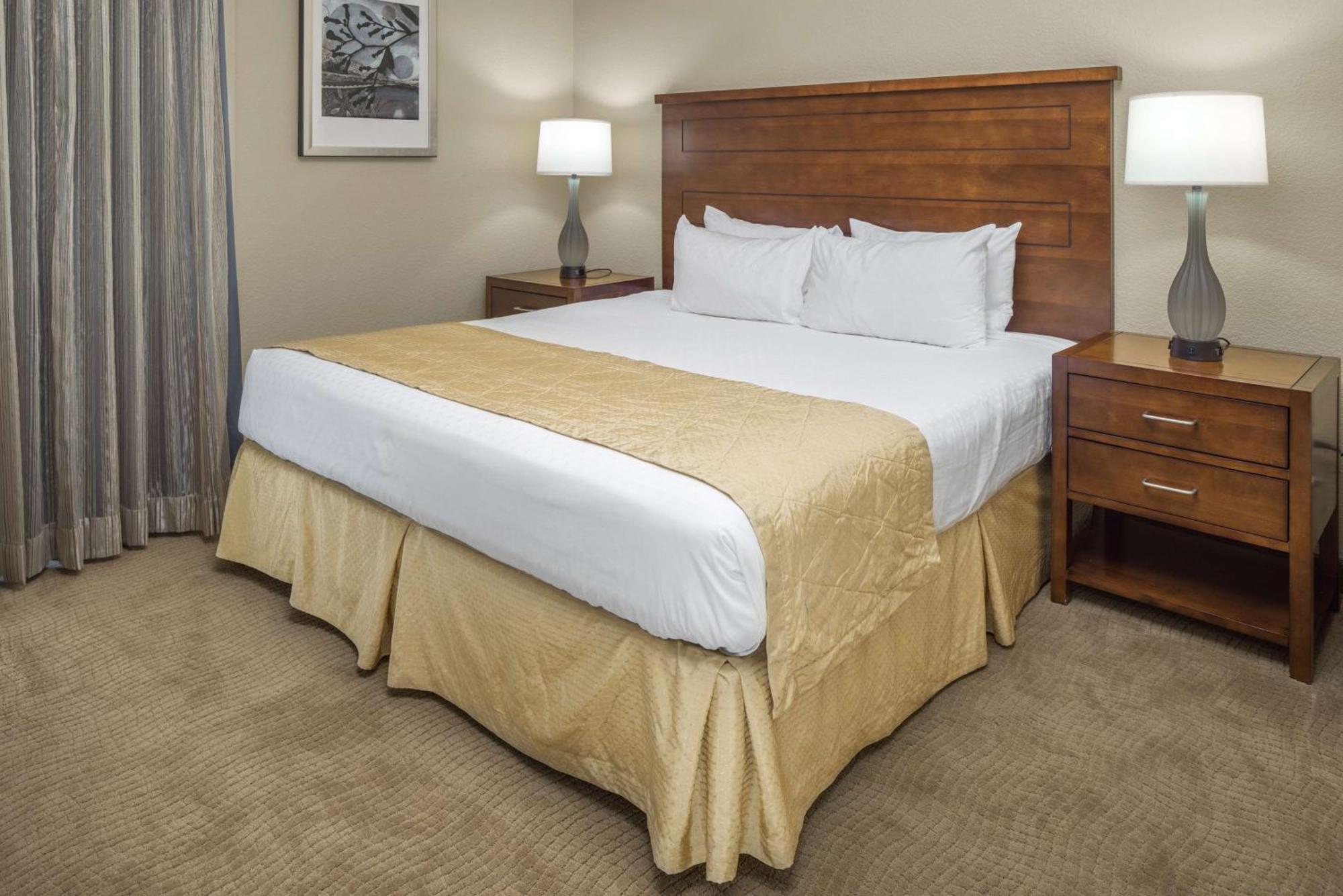 1 BEDROOM 1 KING SUITE ACCESSIBLE TUB,1708324857:JPEG