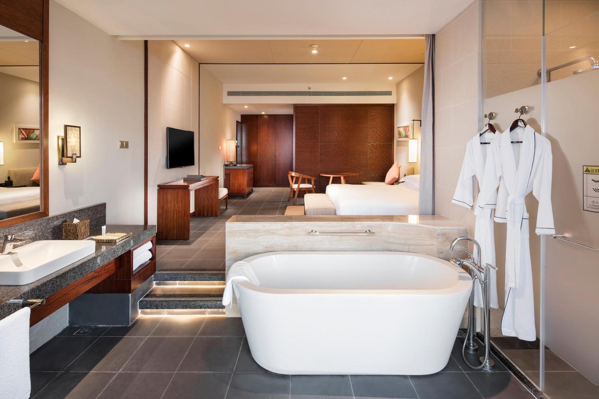 King Beach Front Room,1552649026:JPEG