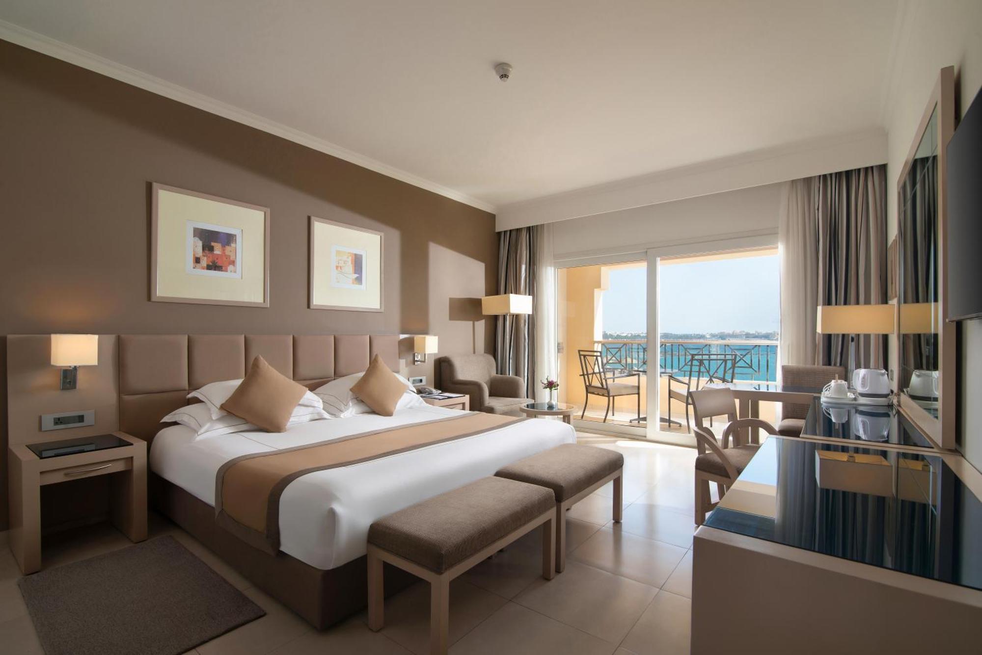Premium Deluxe Beach Front Room