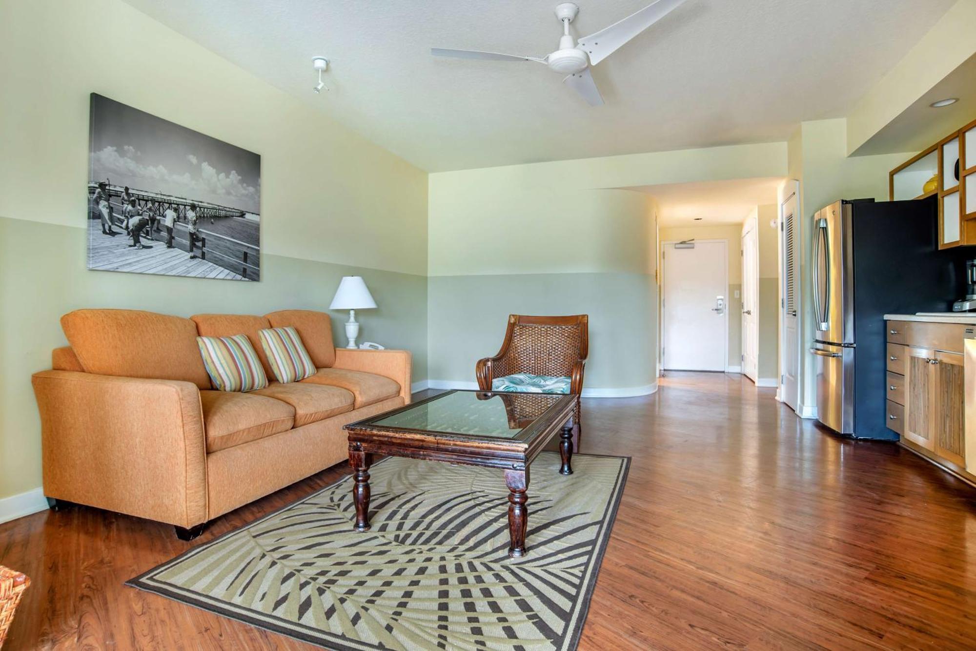 1 Bedroom 1 King Suite 2 Bath W/ Balcony,1551267634:JPEG