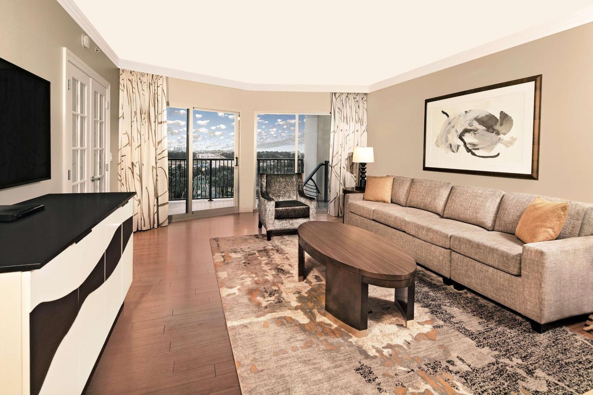 One-Bedroom King Suite with Sofa Bed,1551624295:JPEG