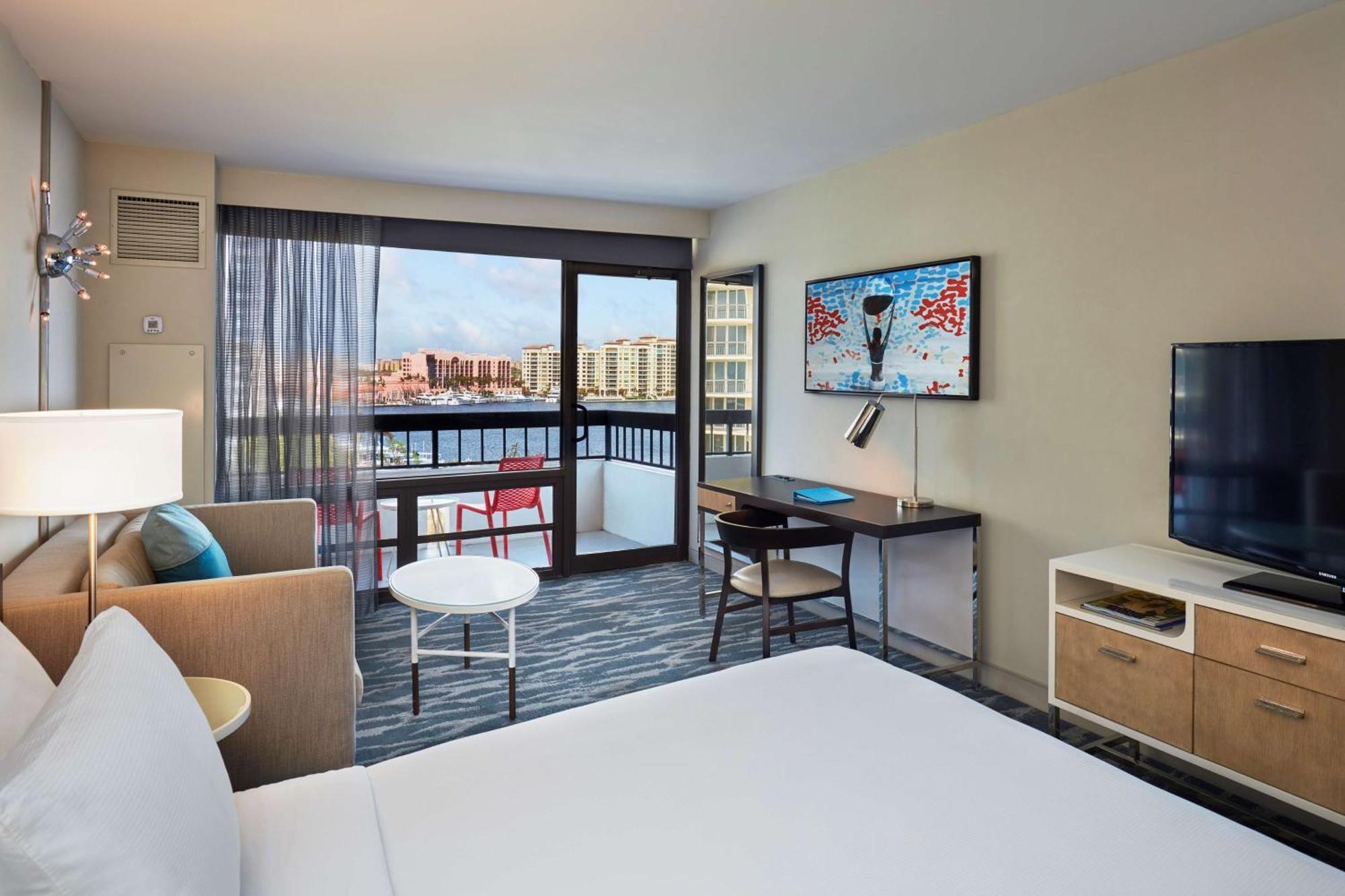 King Room with Bath Tub - Mobility Access,1551990673:JPEG