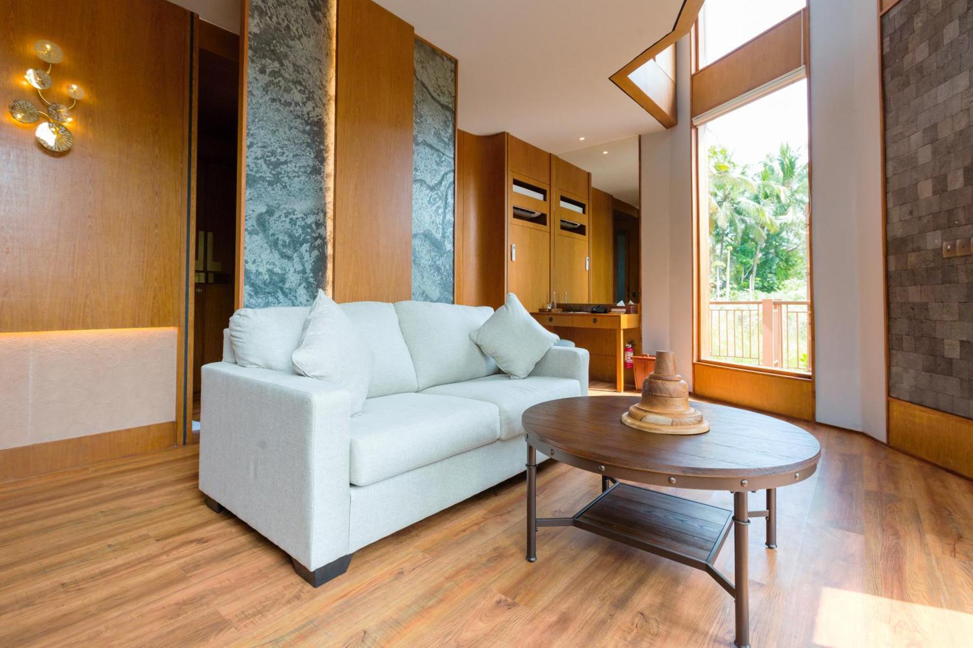 Stupa Villa Jacuzzi,1572932354:JPEG