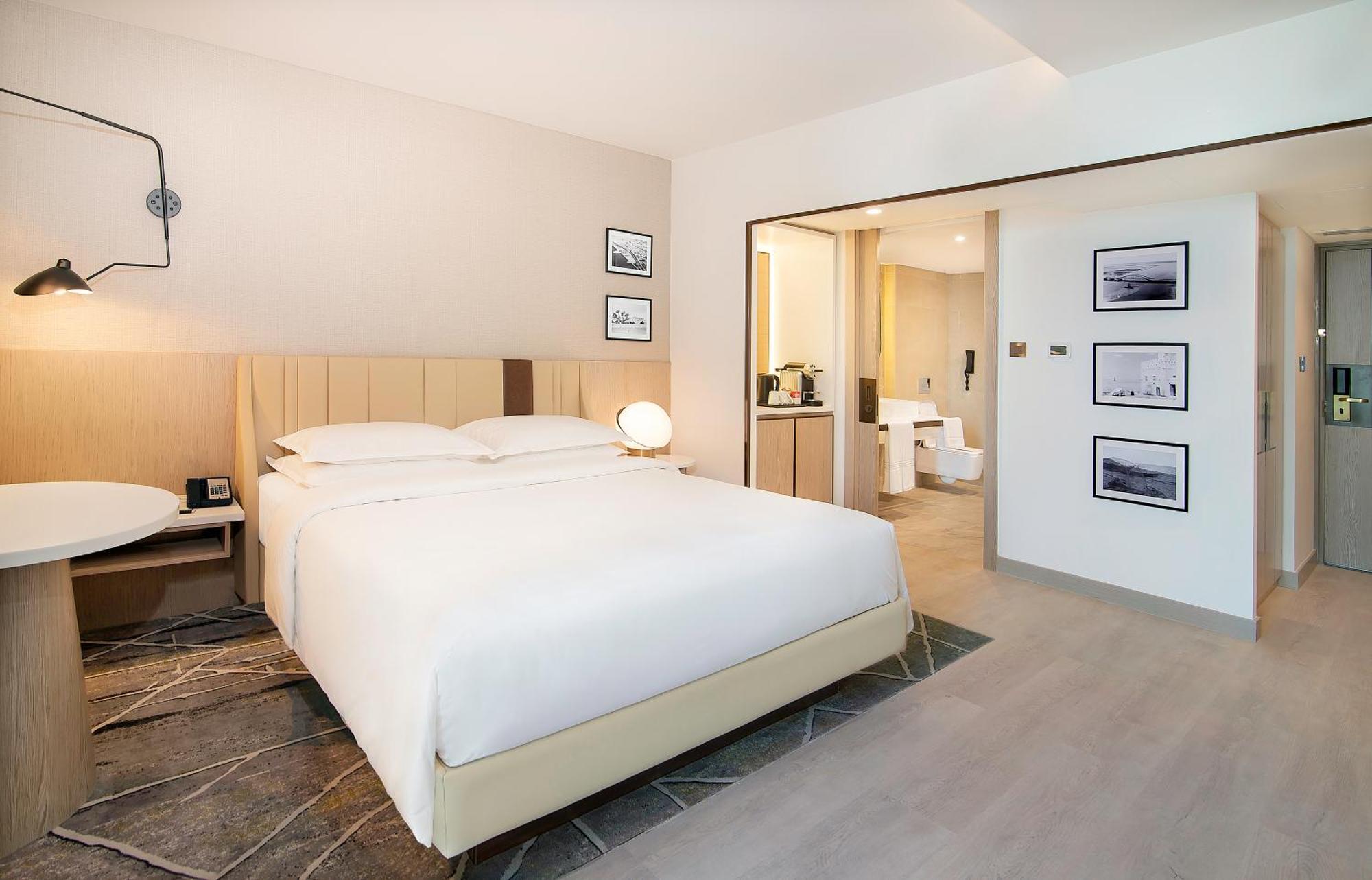 Classic Room Resort View, Guest room, 1 King,1552420150:JPEG