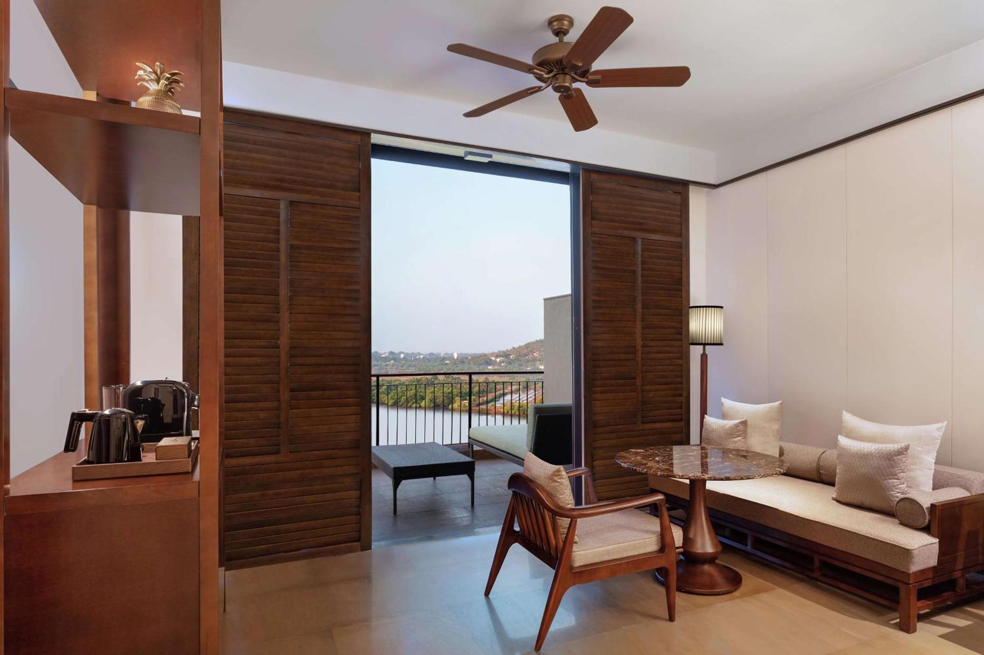 Premium King Room with Veranda - River View - 20% Discount Laundry - Happy Hours (5pm to 7pm),1552623178:JPEG