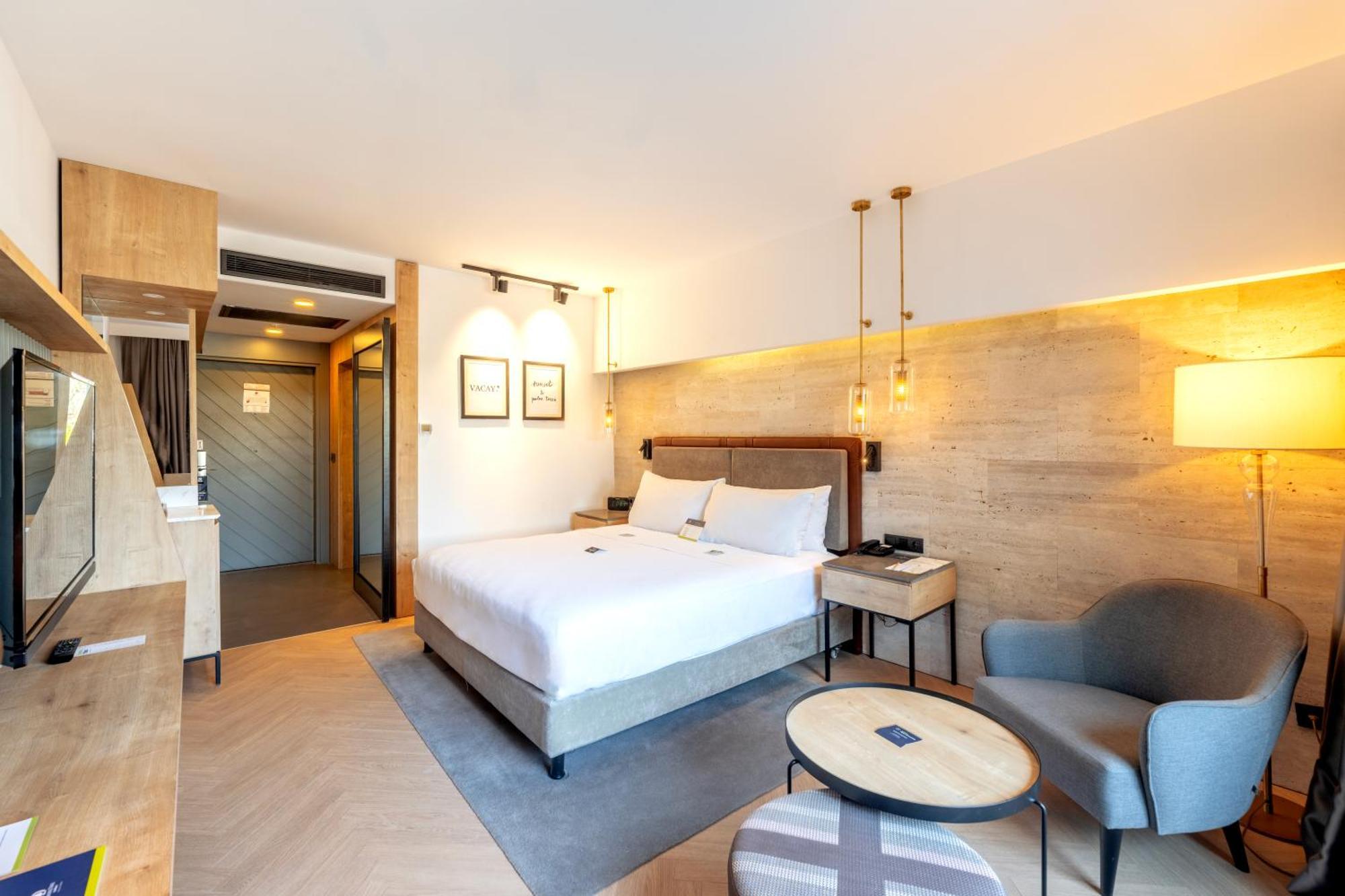 King Room - Mobility Accessible,1552752001:JPEG