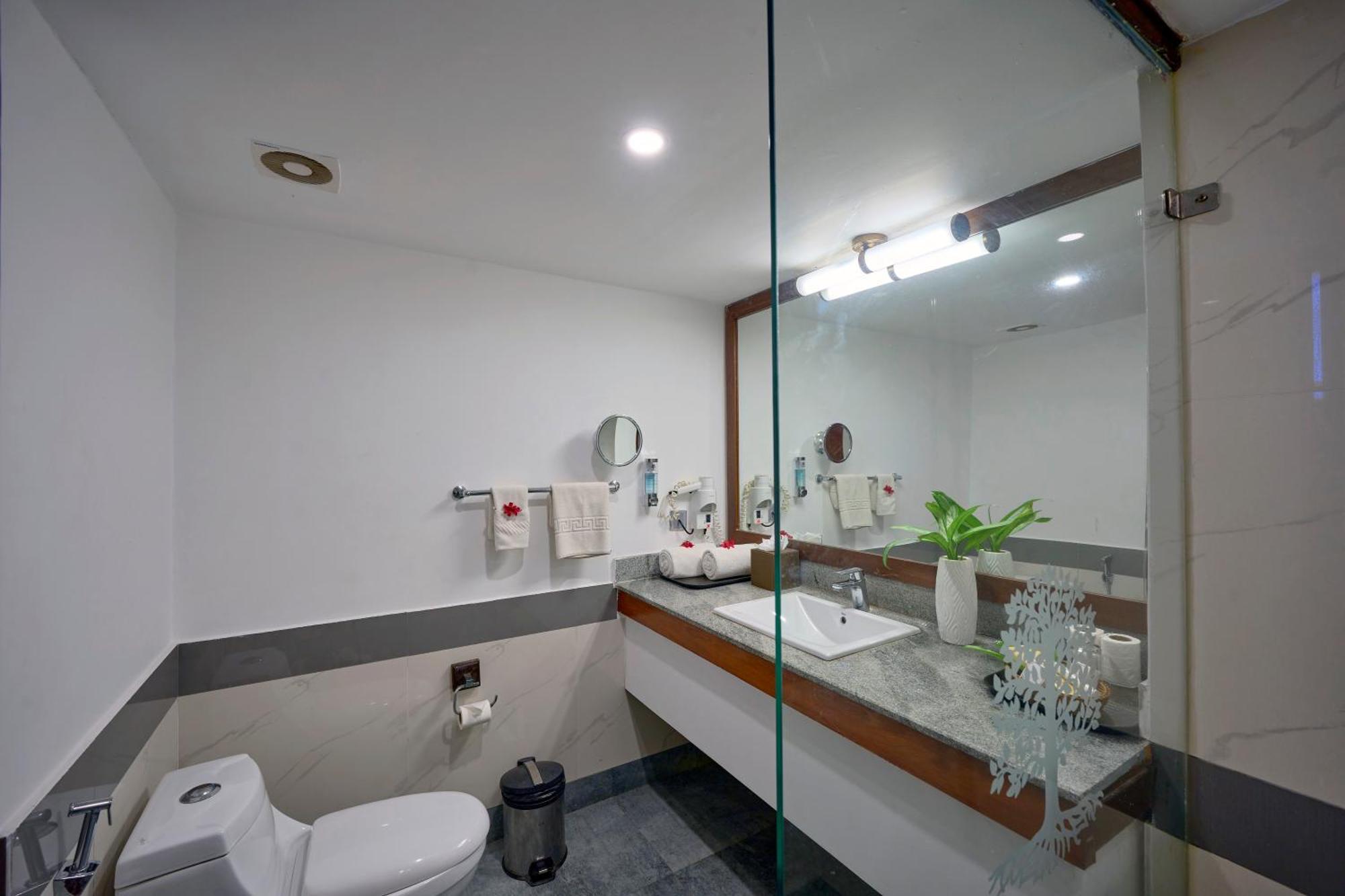 Lakeview Terrace Rooms with 10% off on Buffet Meals & Spa