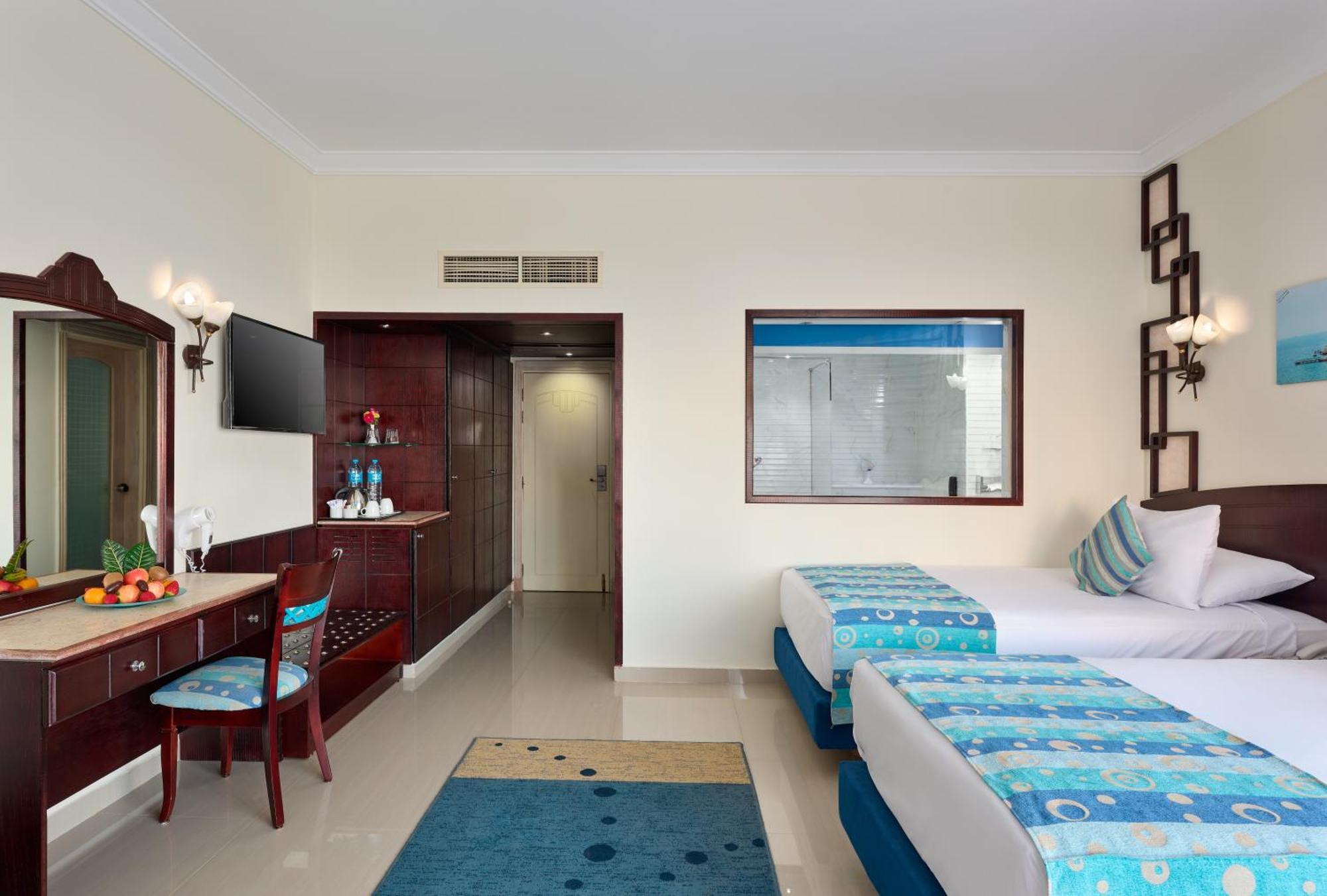 Superior Pool View Room