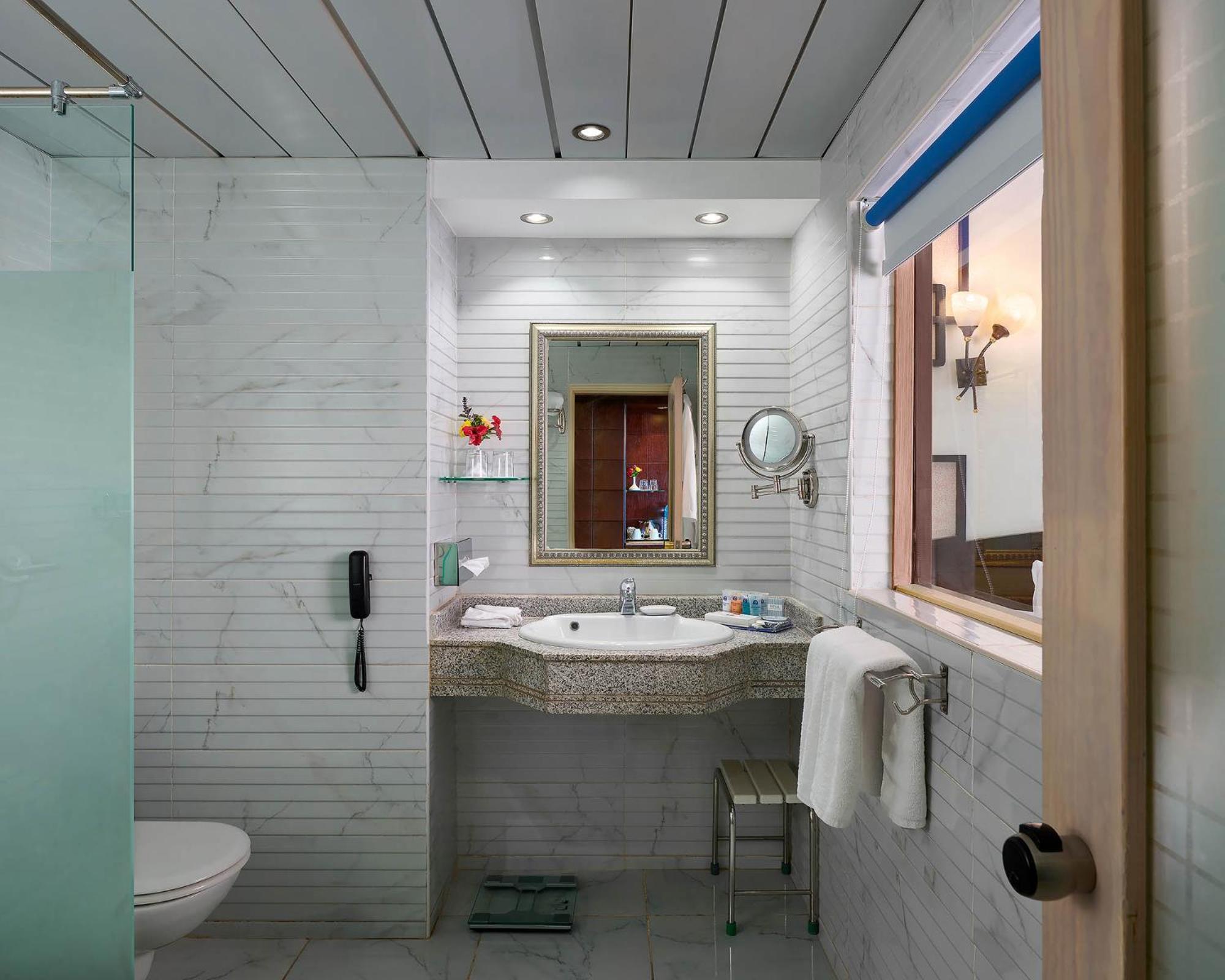 Superior Pool View Room