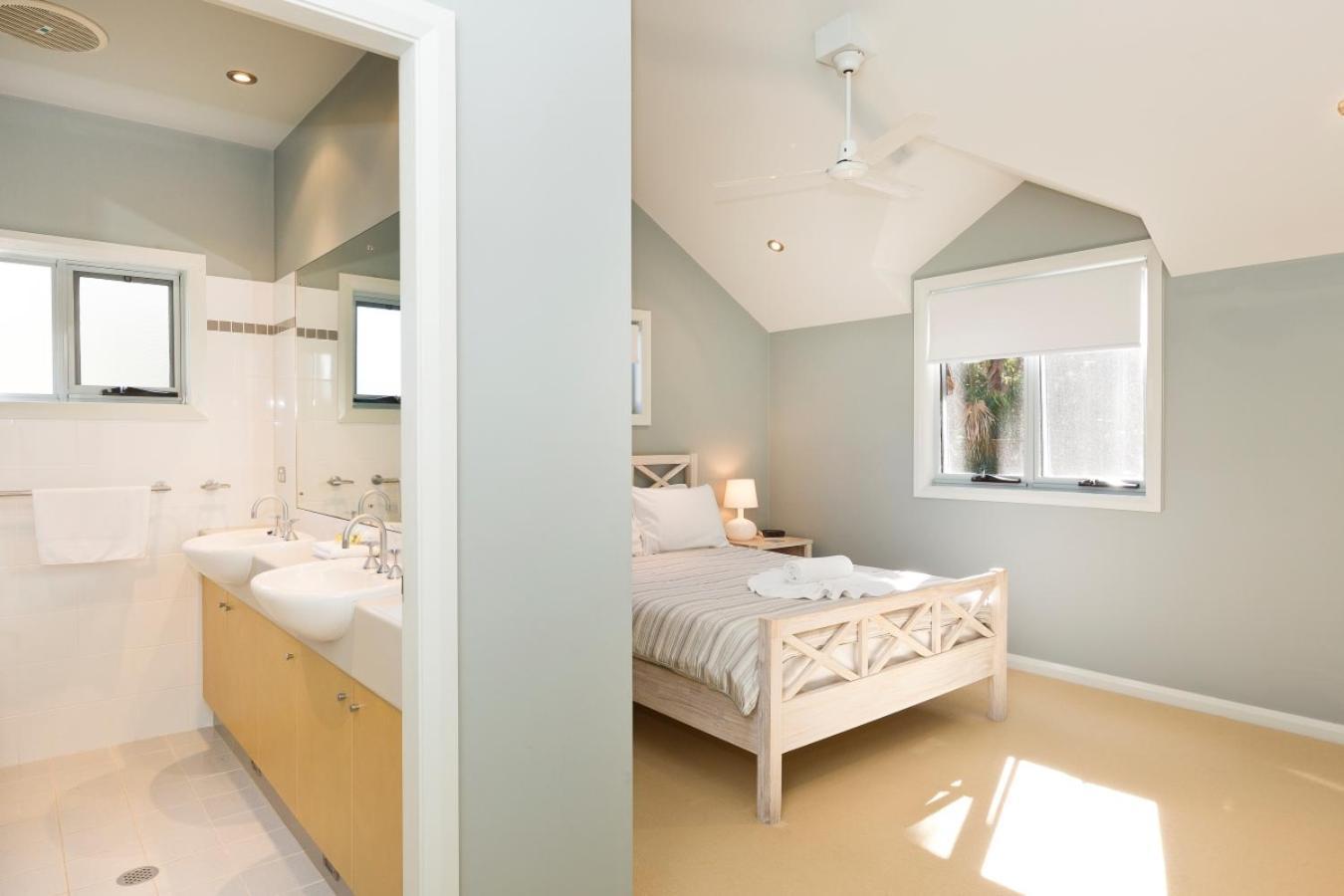 Three-Bedroom House,1554529390:JPEG