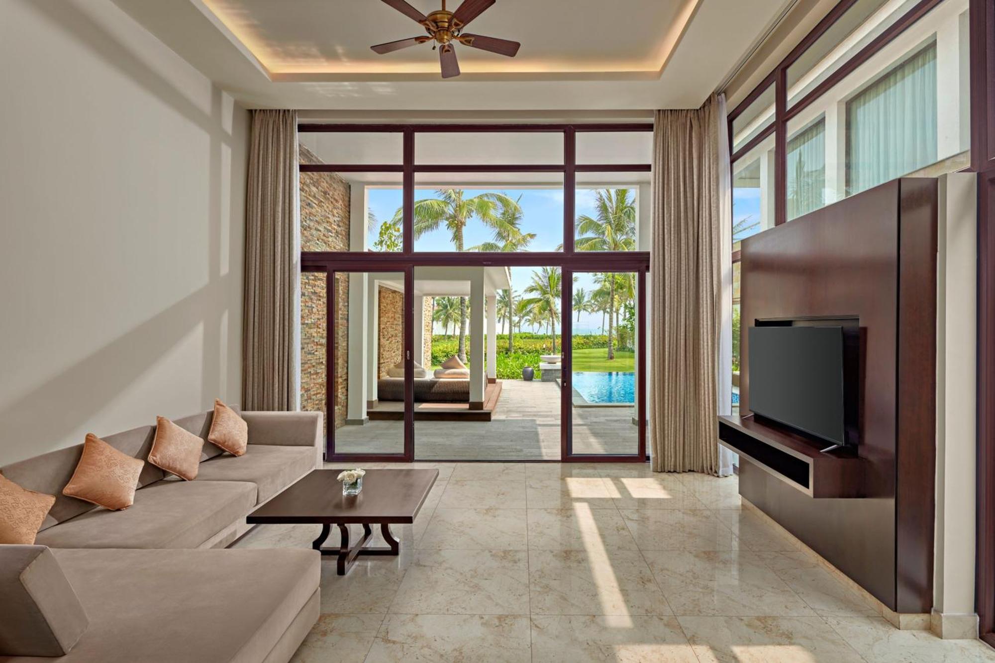 Three-Bedroom Villa with Balcony and Garden View, Private Pool - Daily Guest Activities