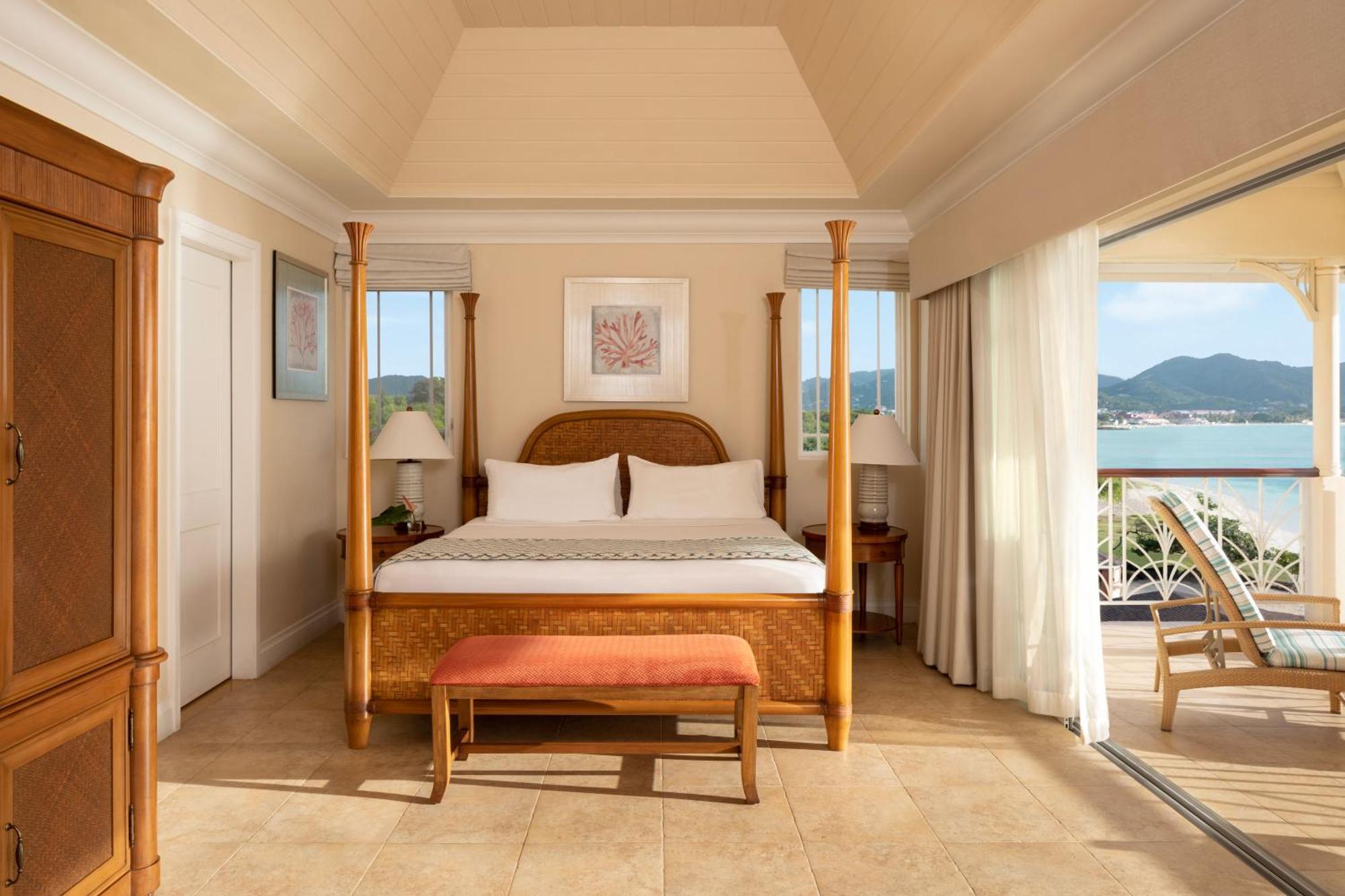 2 Bedroom Butler Beachfront Villa Suite