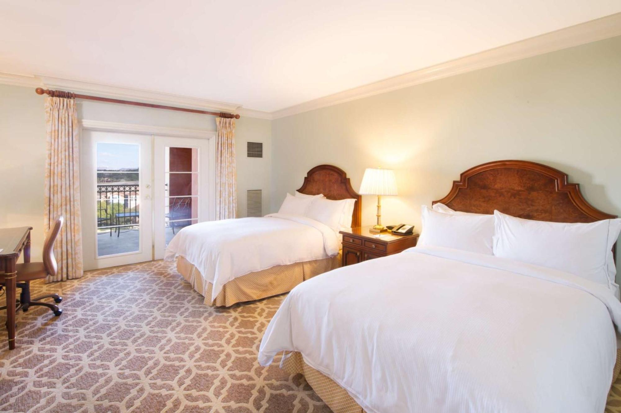 Double Room with Two Double Beds and Lake View,1557465391:JPEG