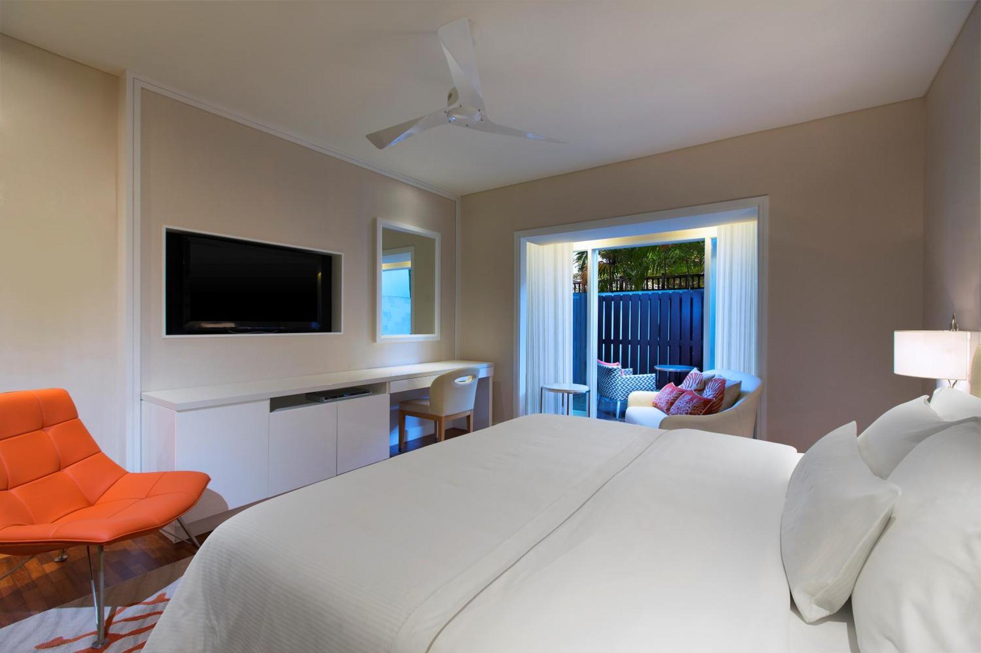 Kamer met Kingsize Bed en Patio