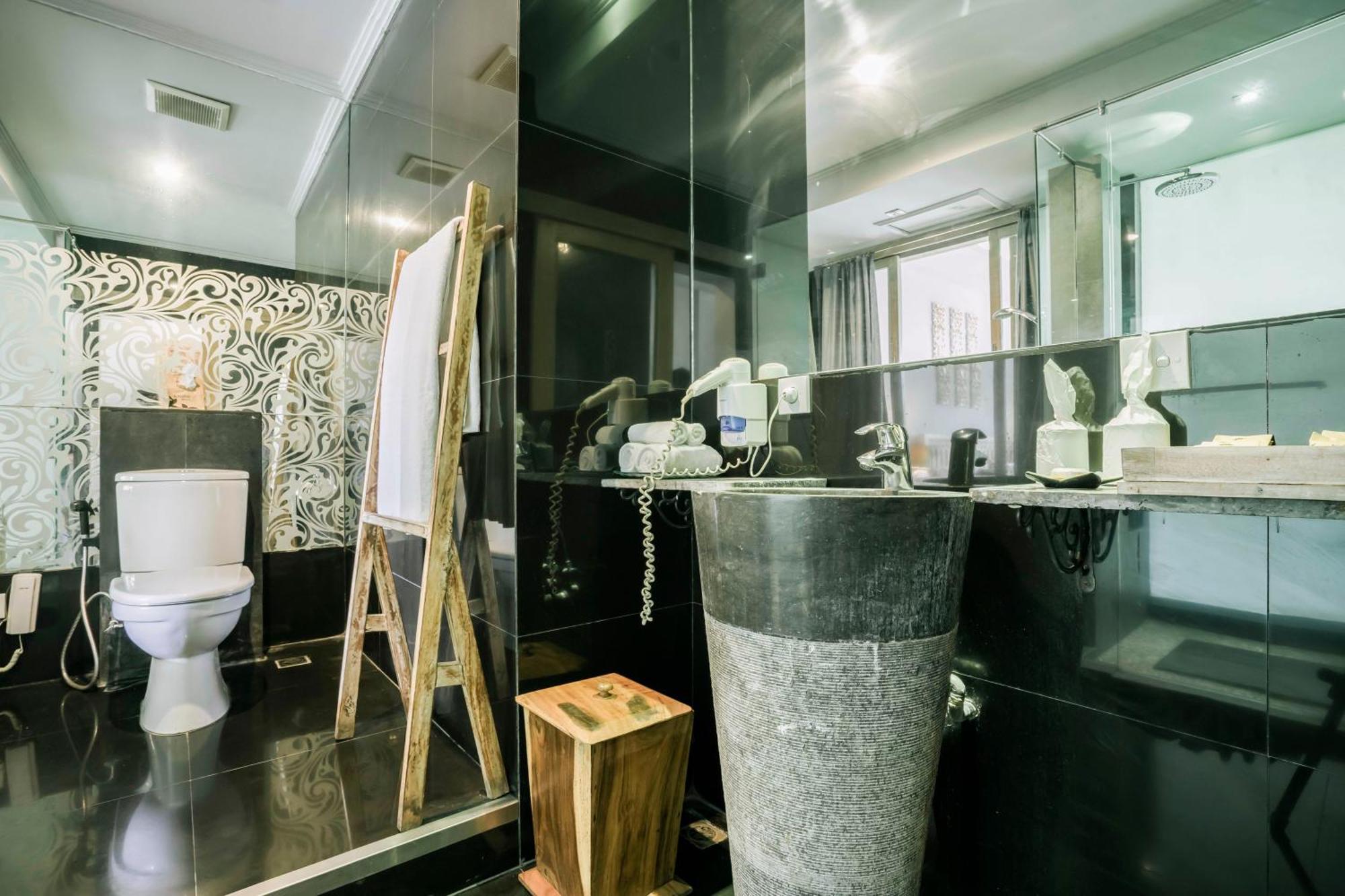 Shocking Deal - Deluxe Double or Twin Room