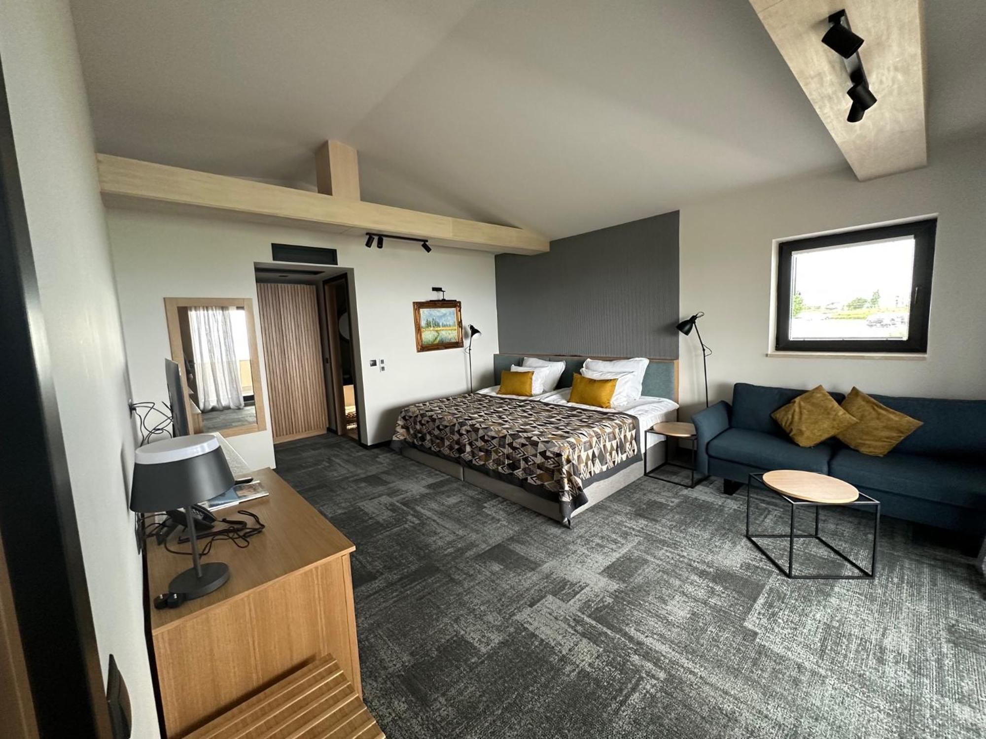 Deluxe Villa,1558571338:JPEG