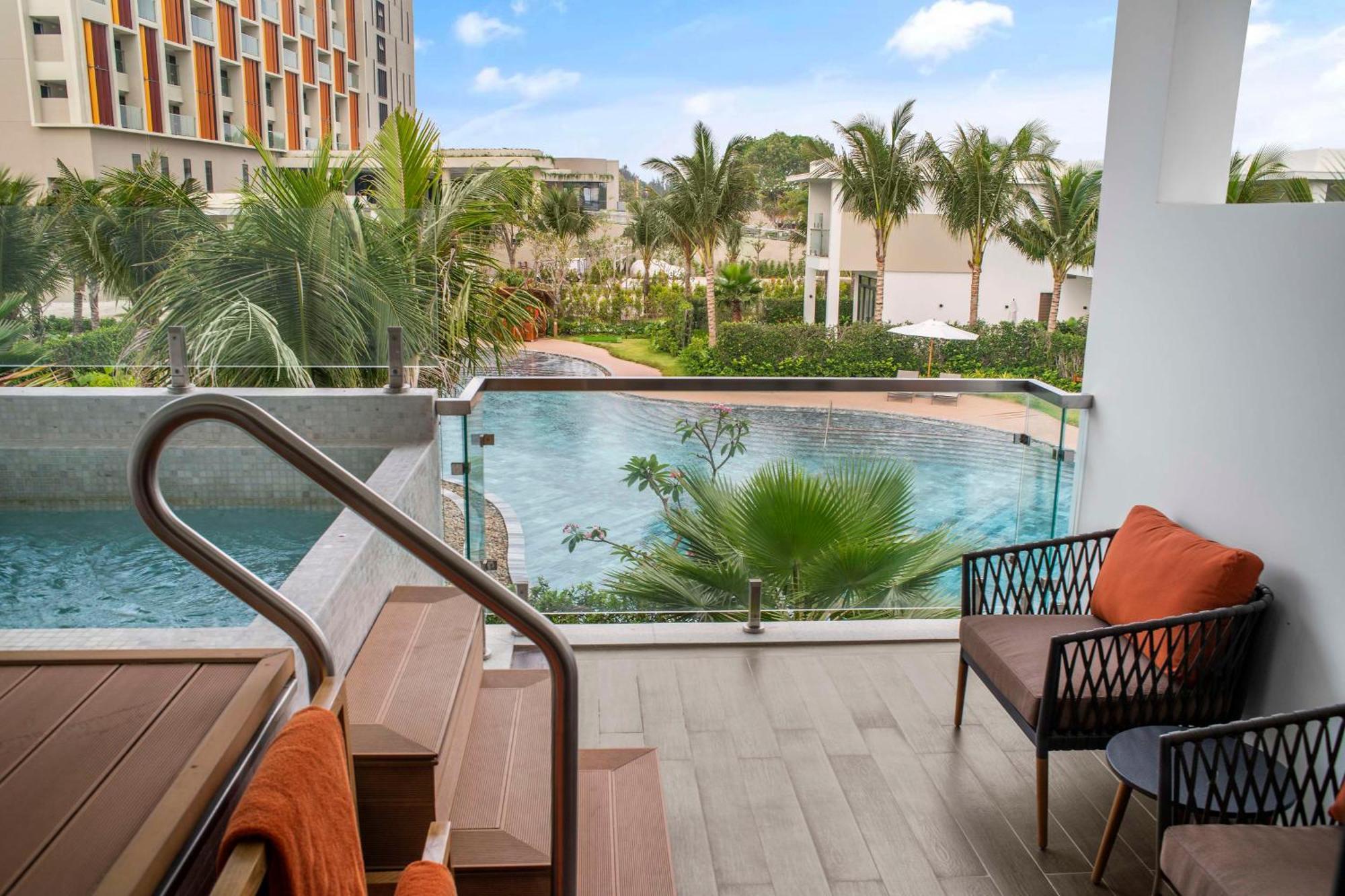 Twin Suite with Jacuzzi and Garden View - Complimentary Minibar Once Per Stay