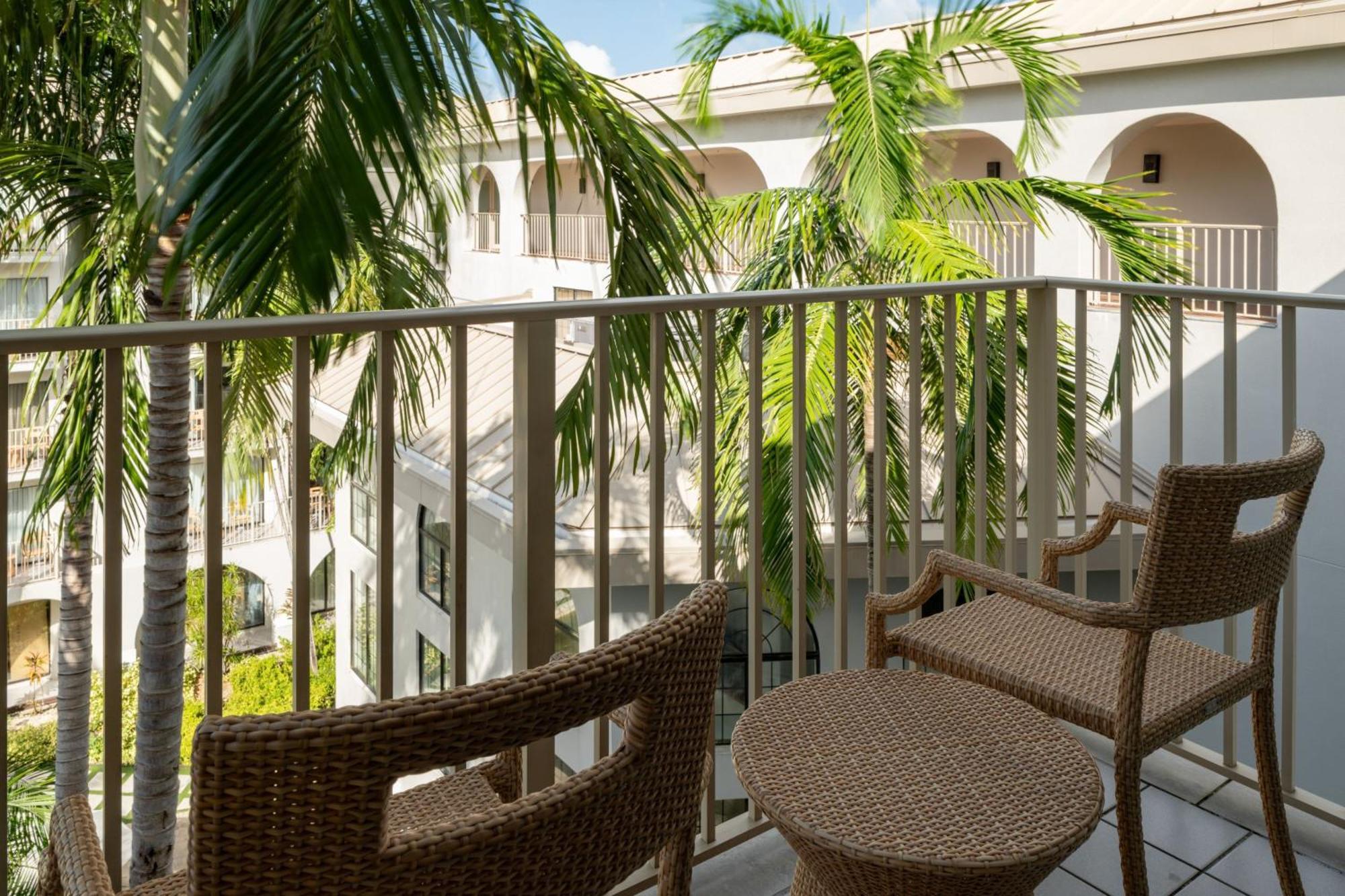 King Room Courtyard View balcony