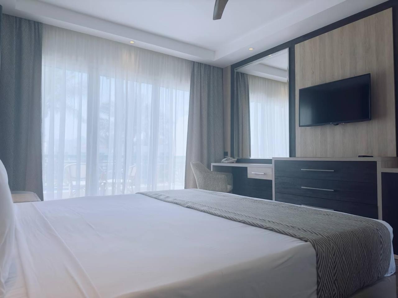 Deluxe Double or Twin Room Pool View,1563309022:JPEG