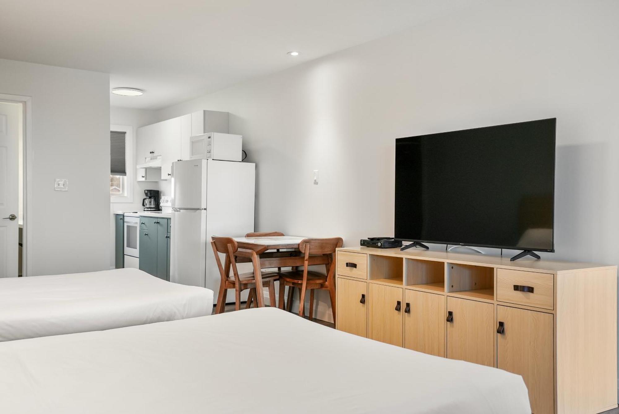 Standard Room with Two Queen Beds,1580204591:JPEG