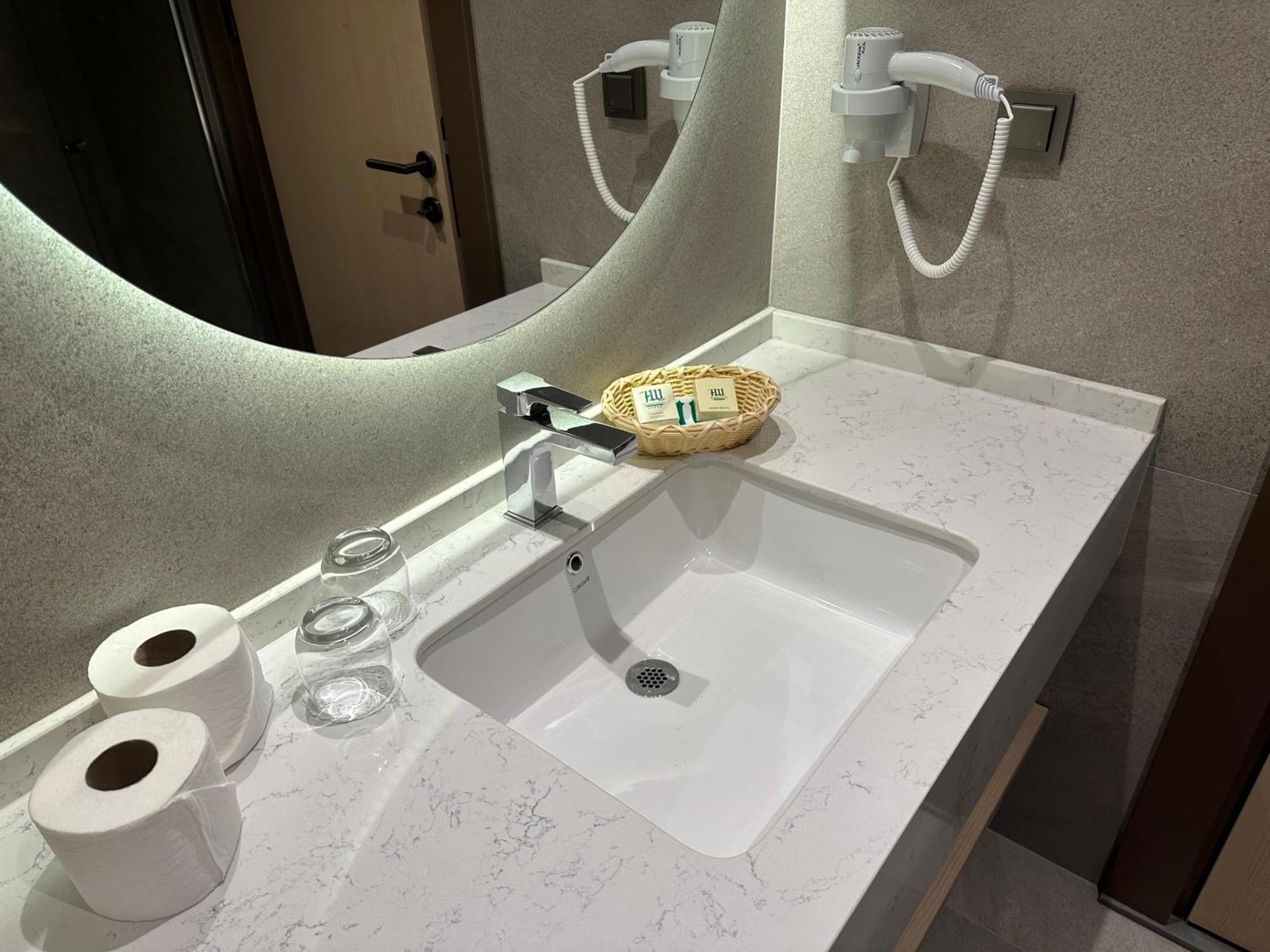 Family Room,1583656848:JPEG