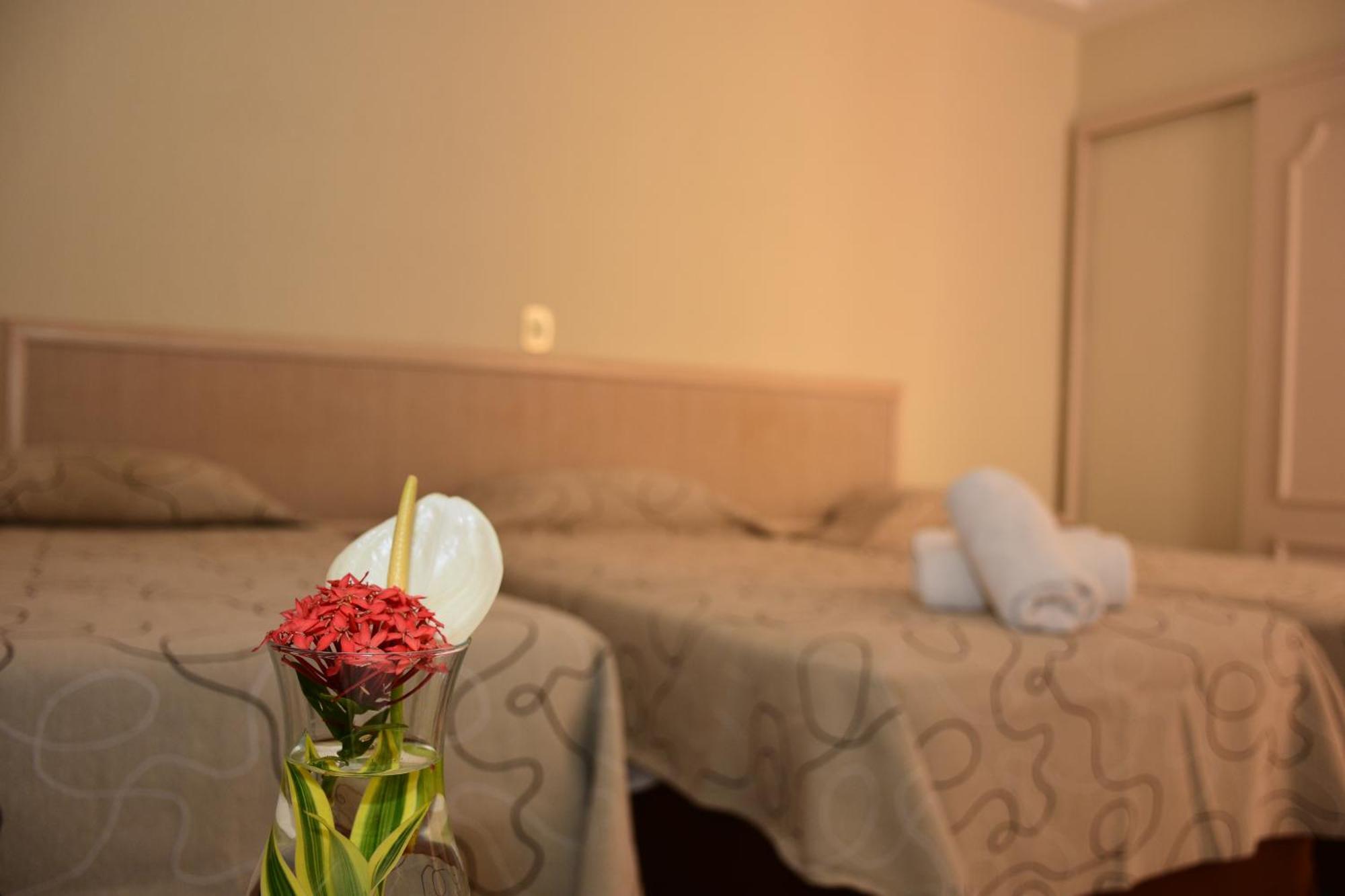 Standard Triple Room,1587512817:JPEG