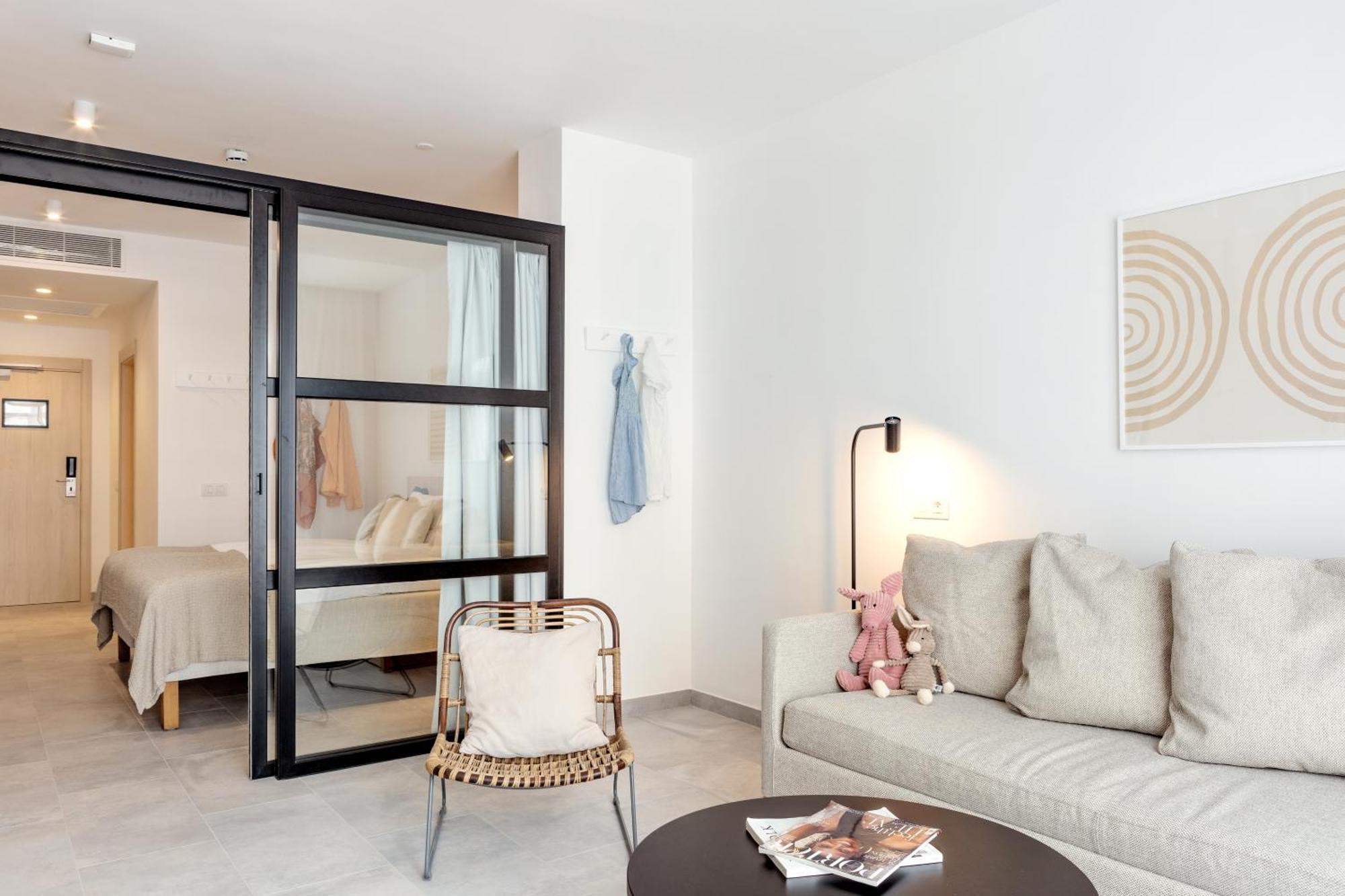 Estudio con balcón