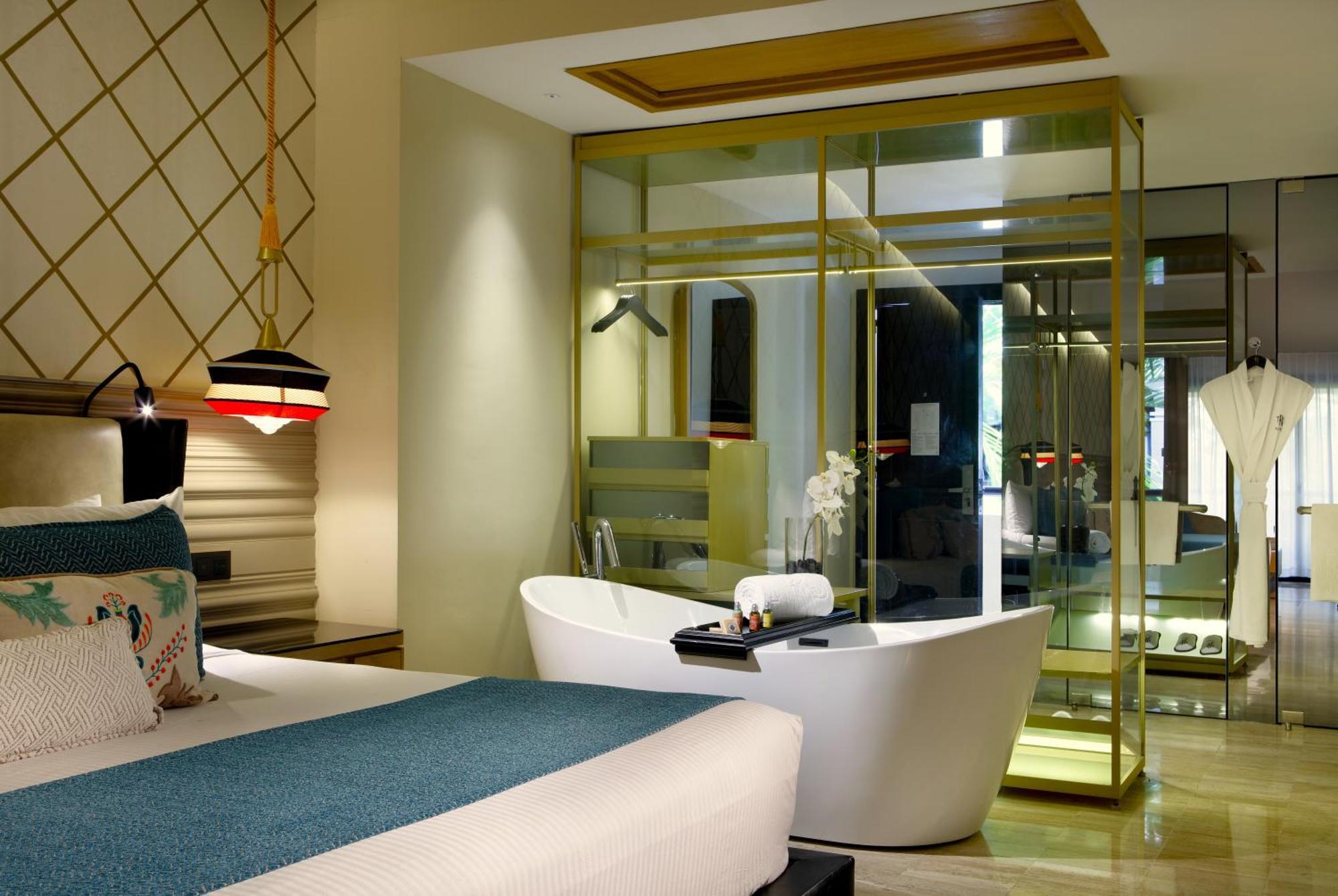 Junior Suite Poolside Ocean View,1588054950:JPEG