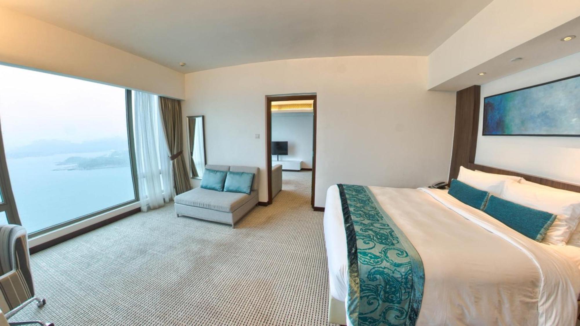 One-Bedroom Suite