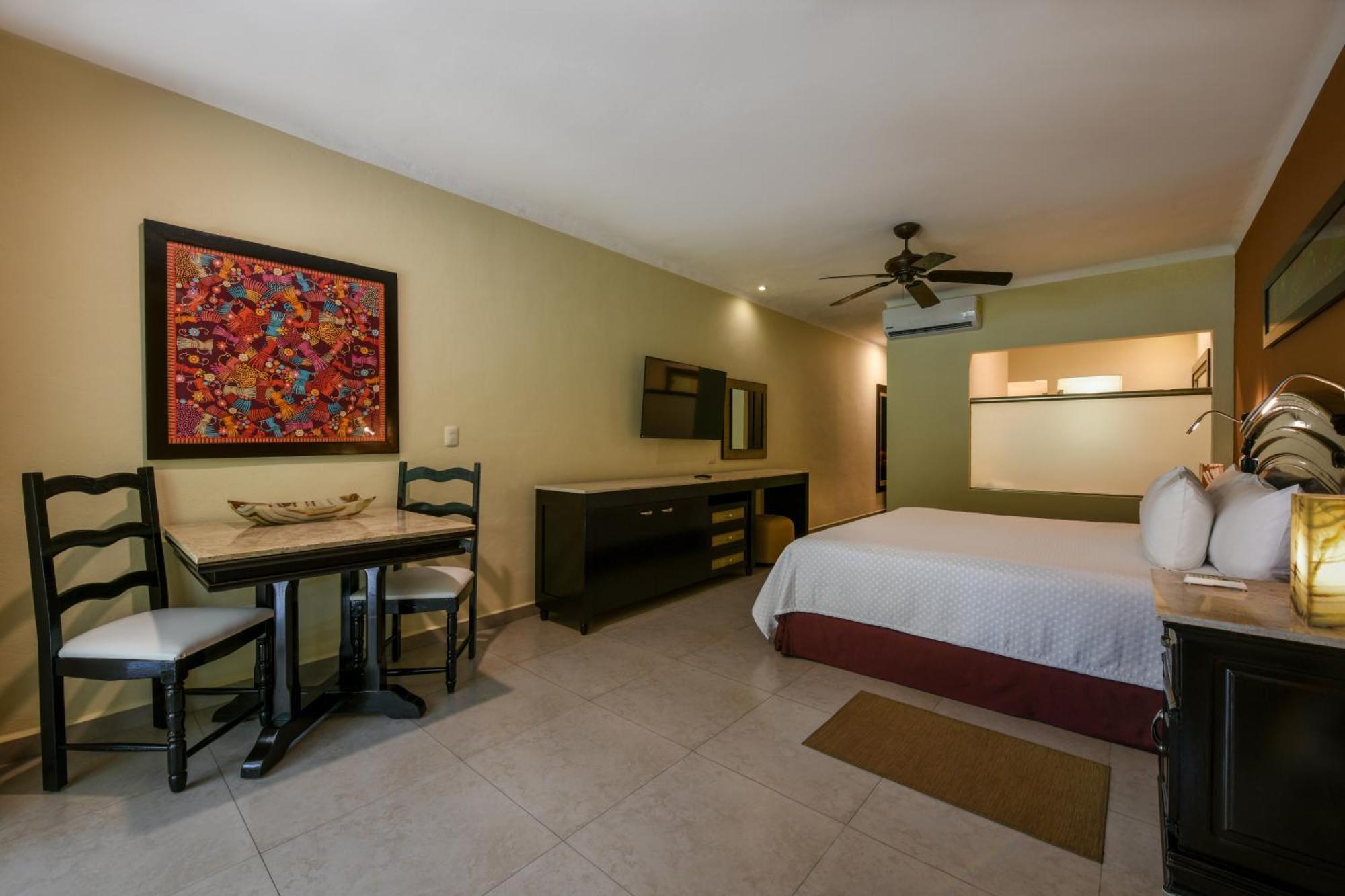Beachfront Junior Suite,1589555351:JPEG