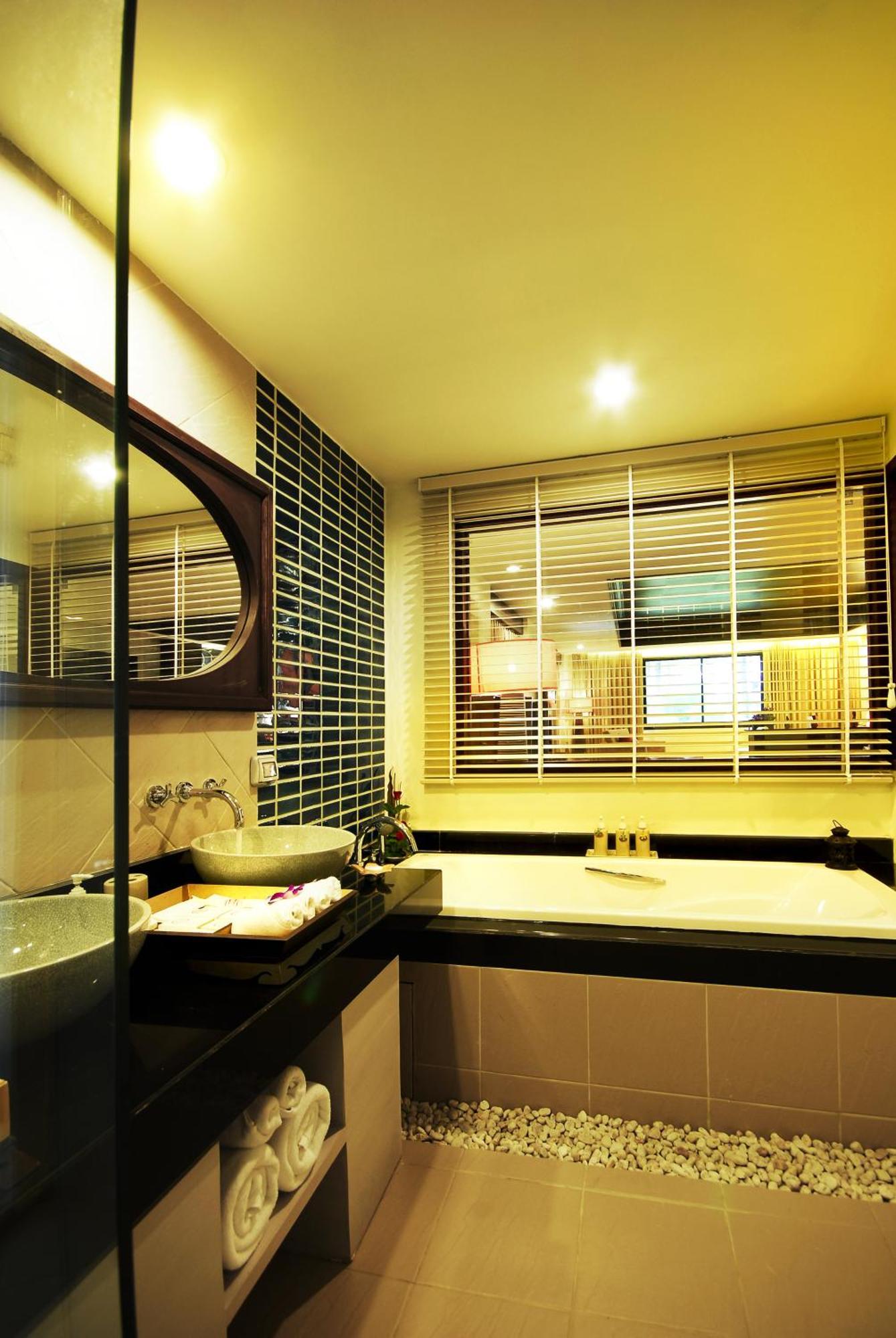 Orchid Jacuzzi Suite,1591231652:JPEG