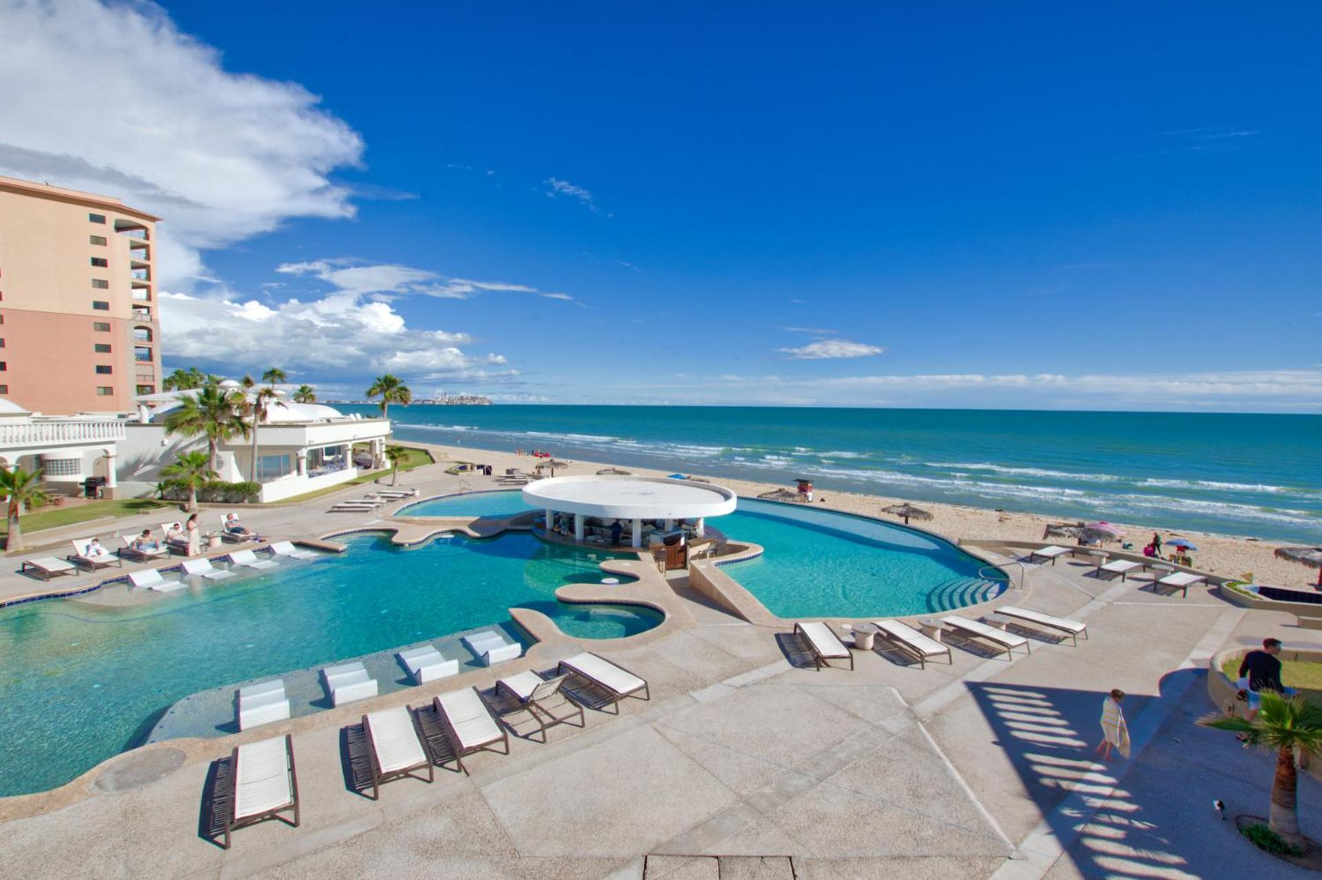 Two-Bedroom Apartment with Balcony and Sea View