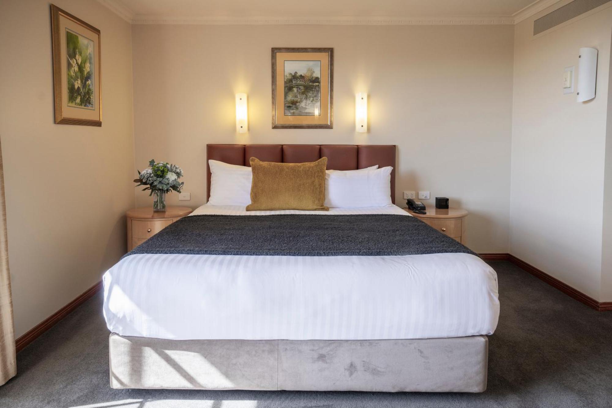 One-Bedroom Courtyard Suite