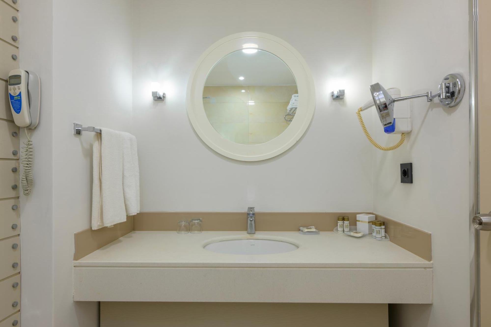 Deluxe Double or Twin Room with Garden View,1696621853:JPEG