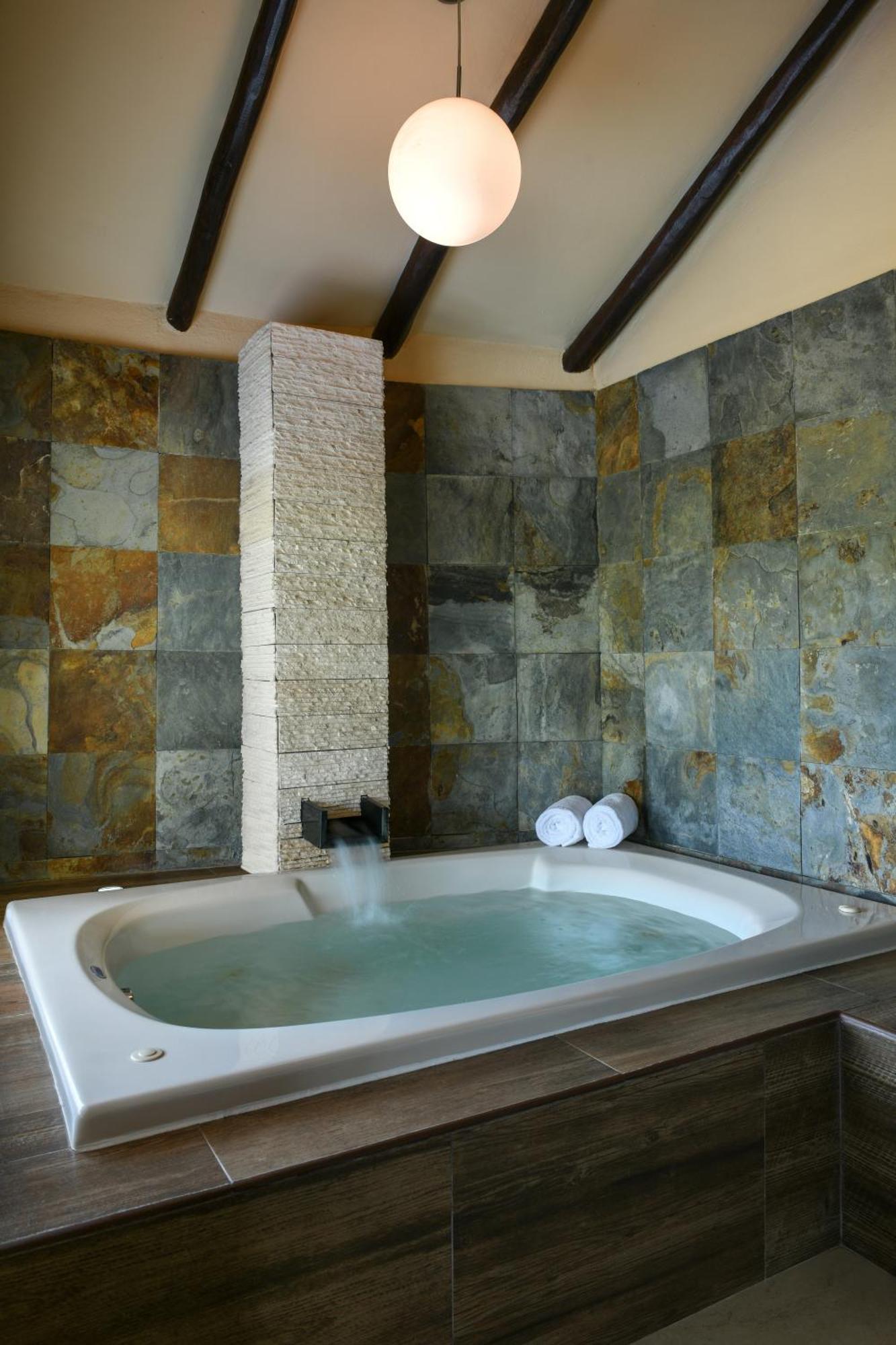 Honeymoon Private Pool Swim Up Casita Suite,1600222431:JPEG