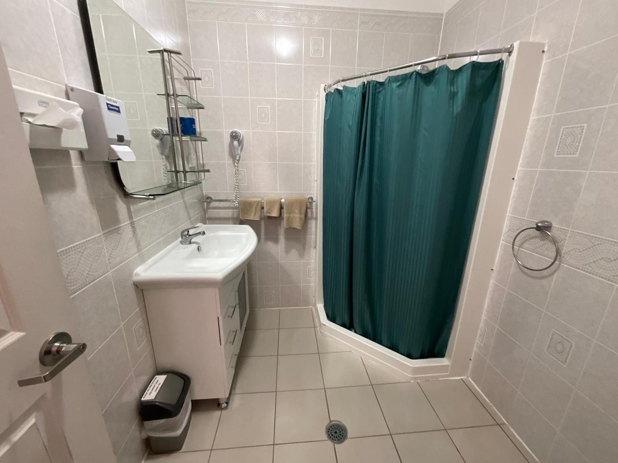 Deluxe Family Room,1696047514:JPEG