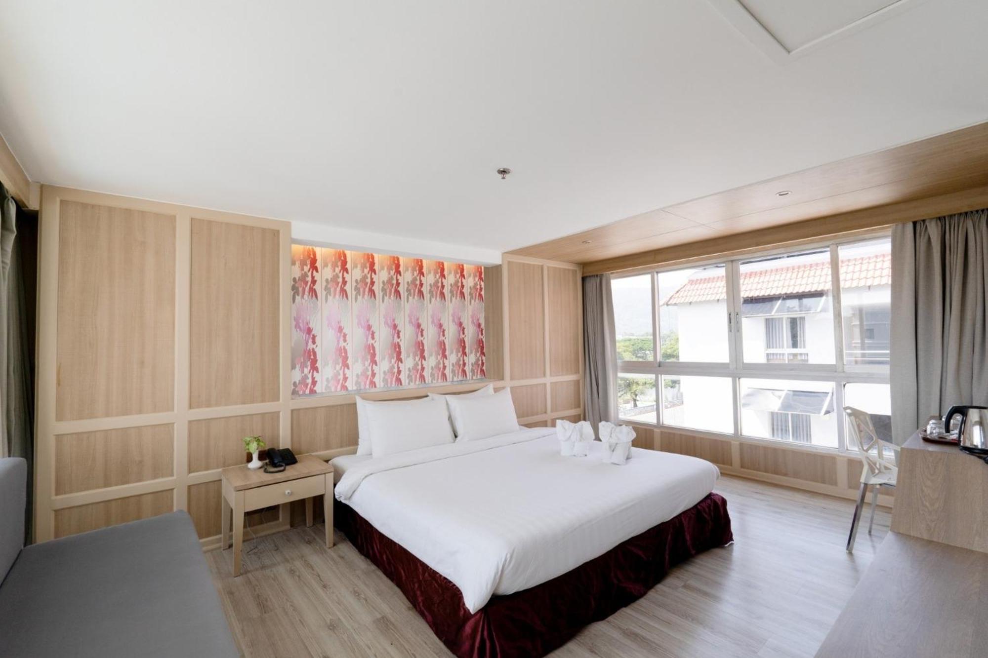 Junior Suite,1602956615:JPEG