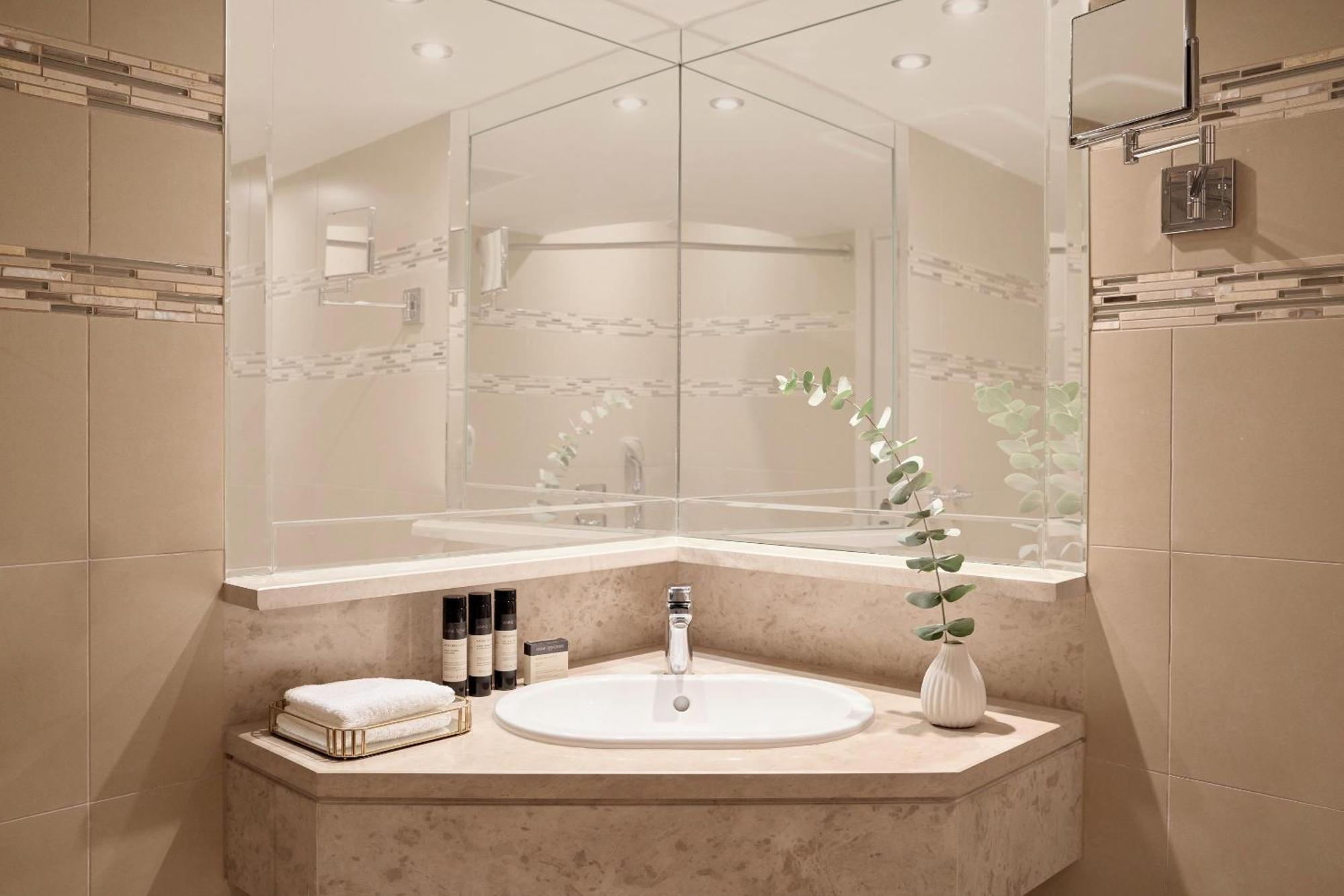 Junior Suite with Sea View,1604076710:JPEG