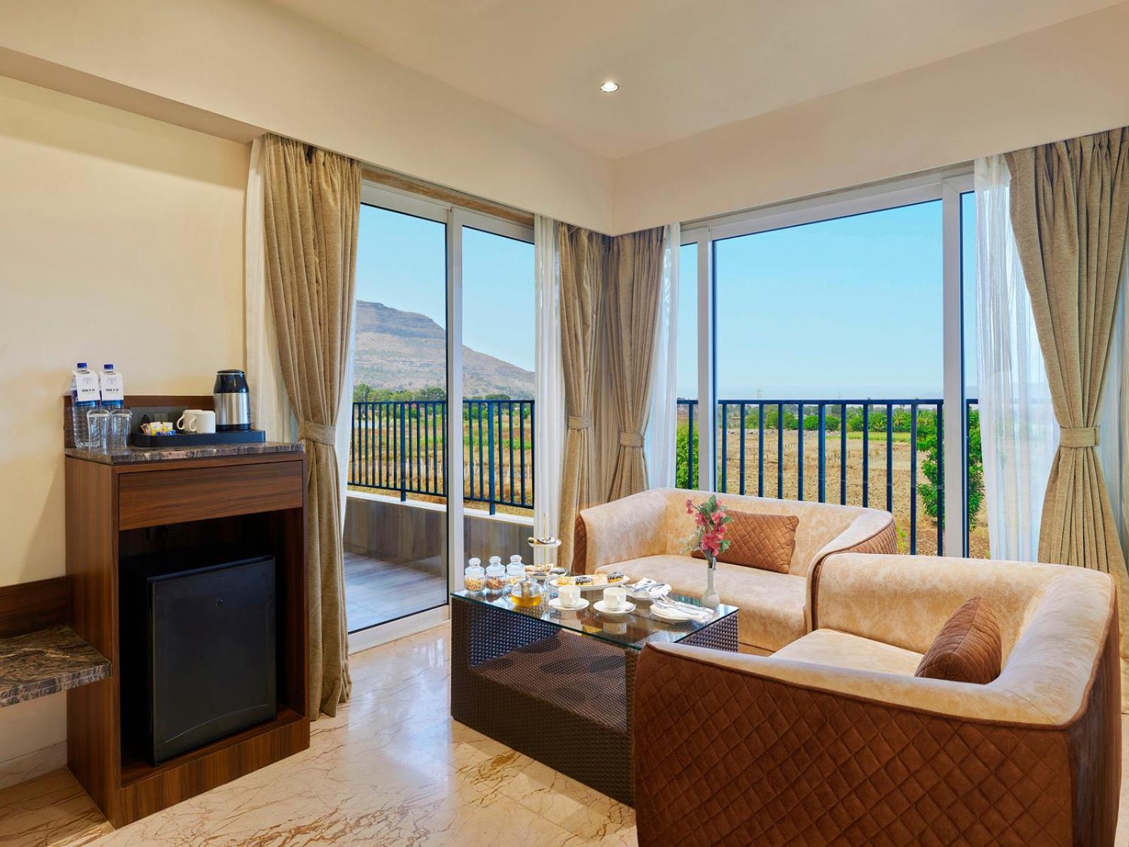 Executive Suite,1604789306:JPEG