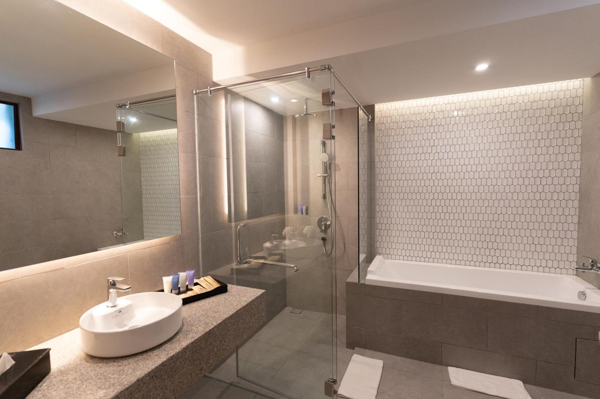 Ombak Junior Suite King,1607673960:JPEG