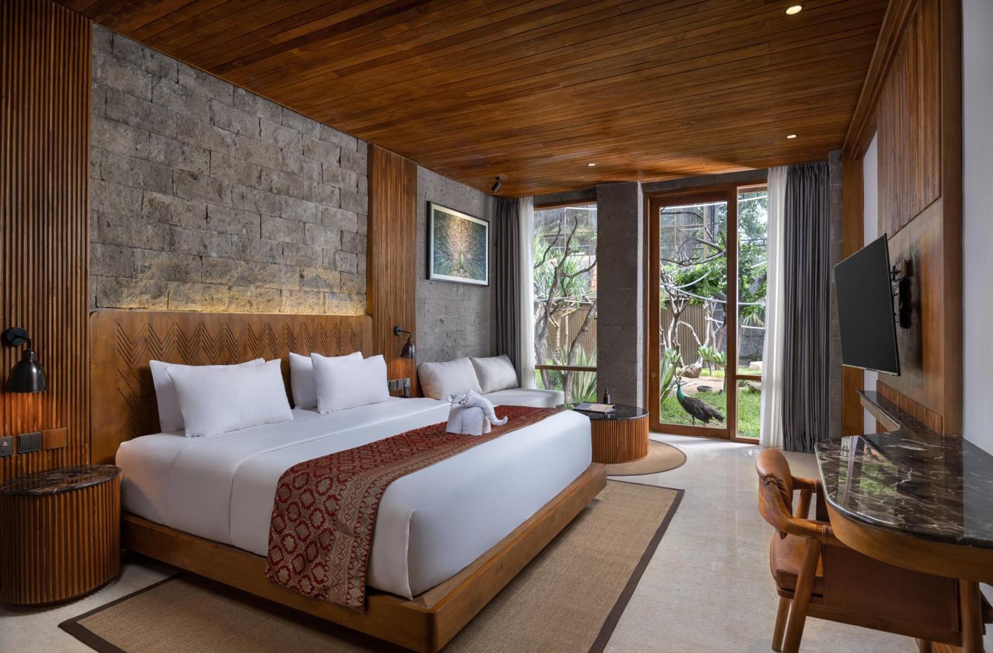 Family Suite Aviary Room with FREE Daily Ubud Shuttle Service, FREE Professional Photo Session, FREE Daily Minibar Enjoyment, FREE Curated Daily Activities, FREE 1x Afternoon Tea