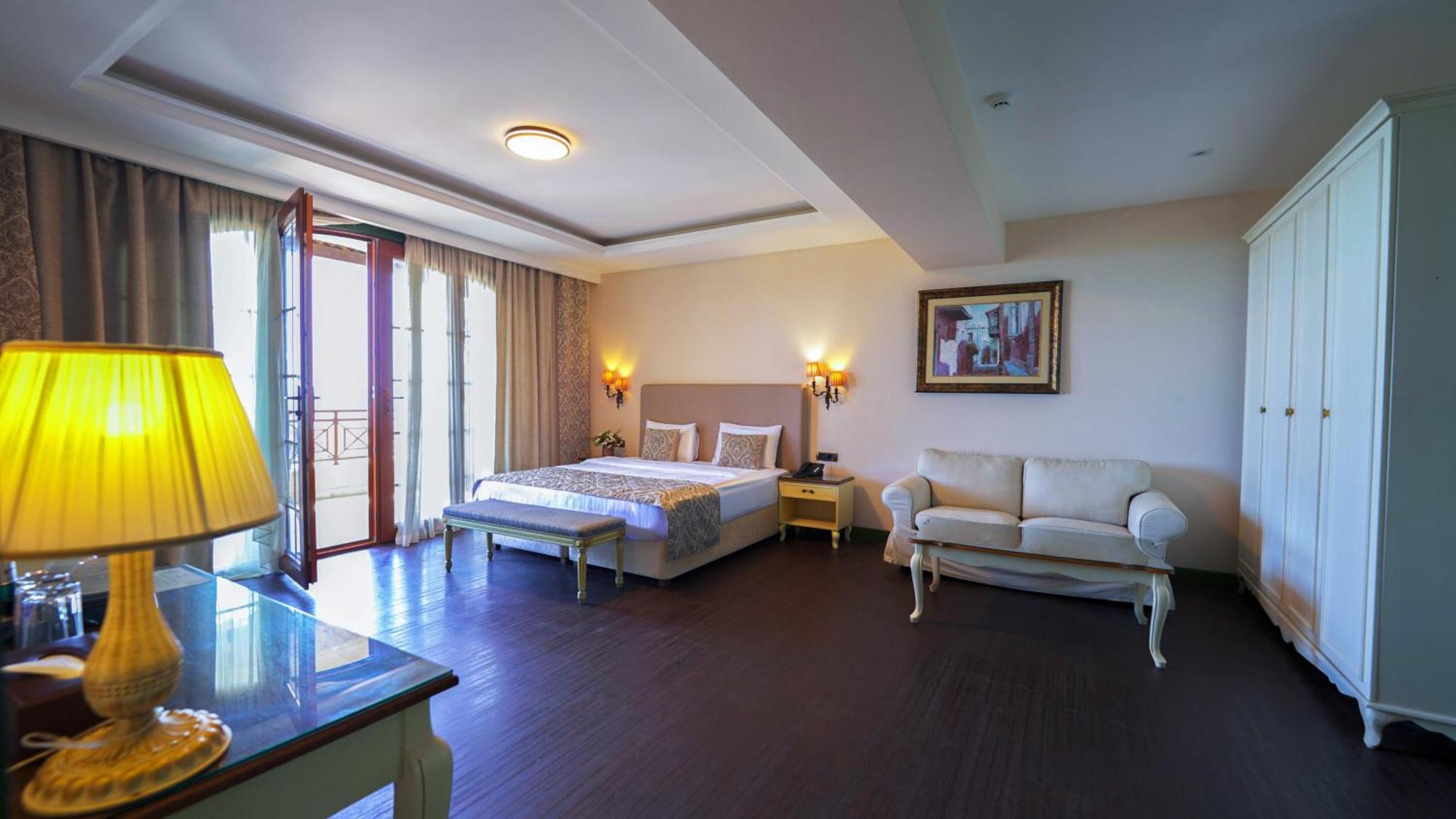 Family Room,1610835602:JPEG