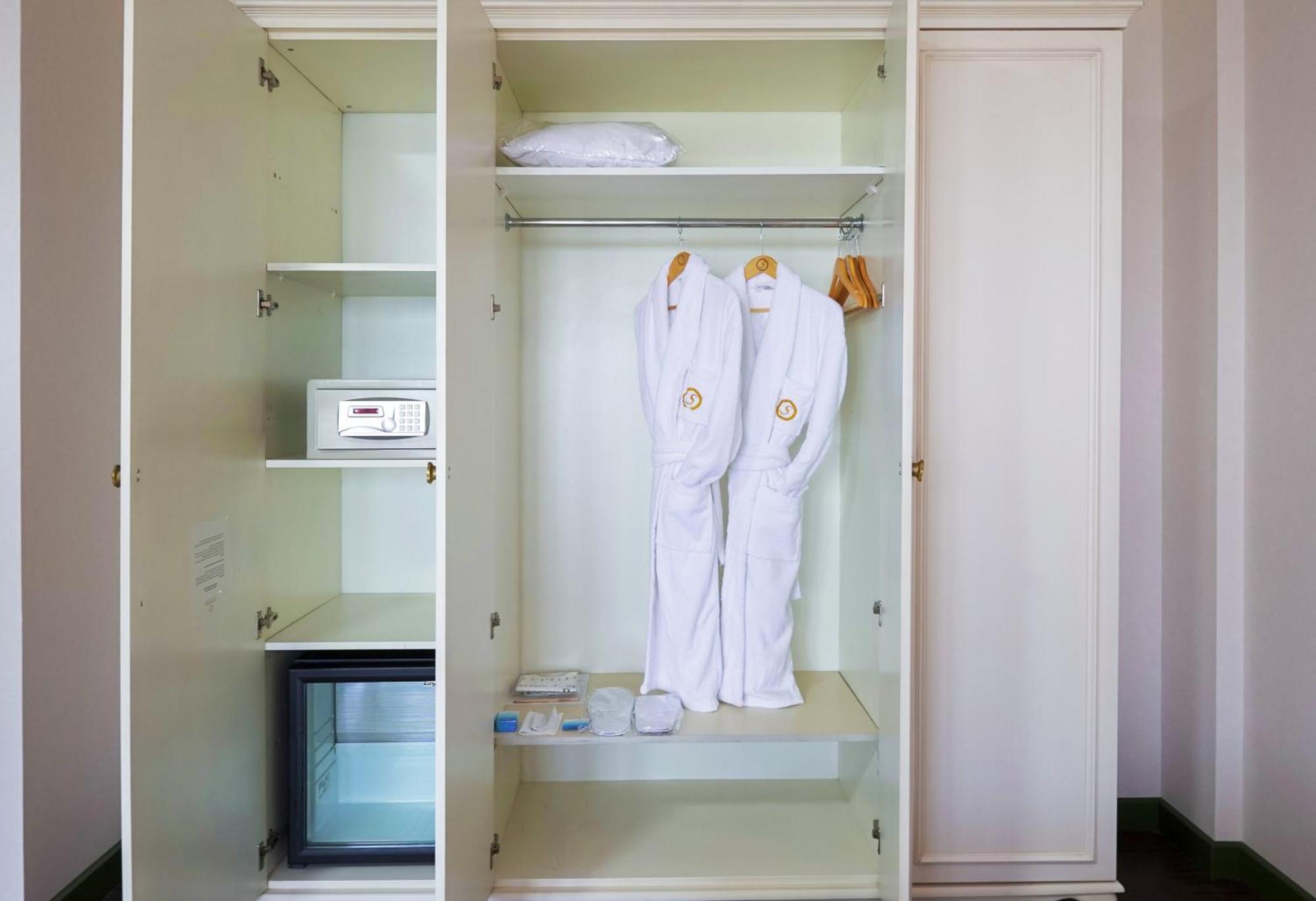 Standard Double or Twin Room,1610835616:JPEG