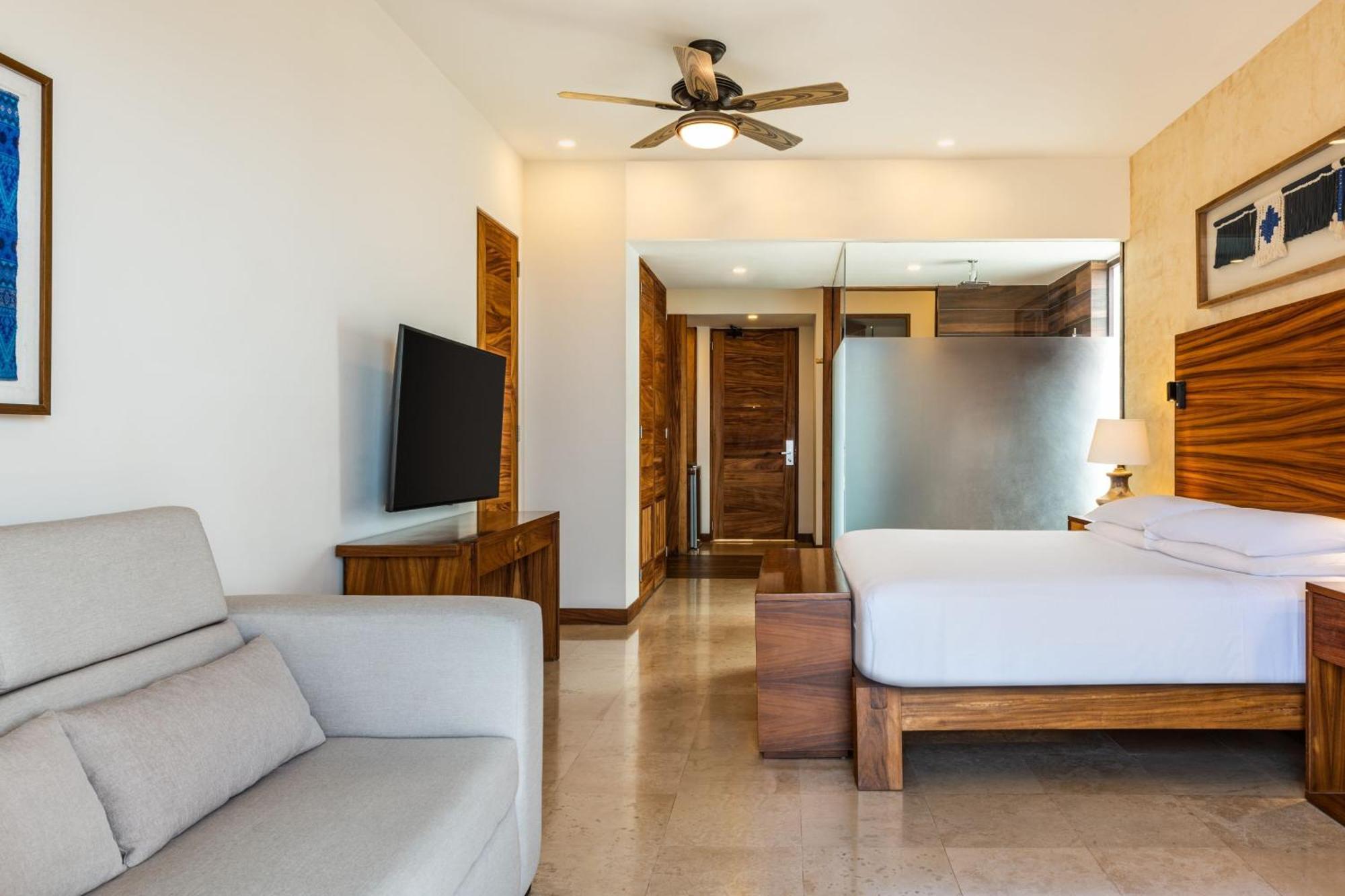 Deluxe Bay View, All-Inclusive, Guest room, 1 King, Sofa bed, Balcony,1645723706:JPEG