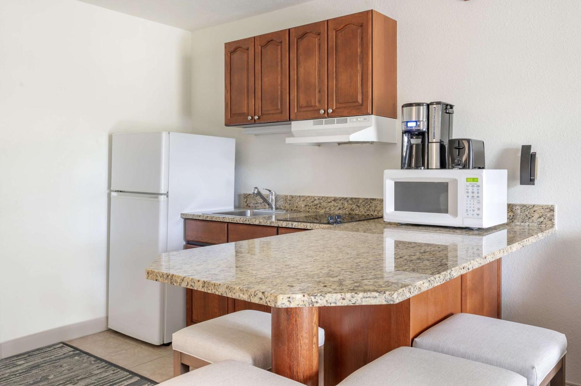 Two-Bedroom King Room,1611077672:JPEG