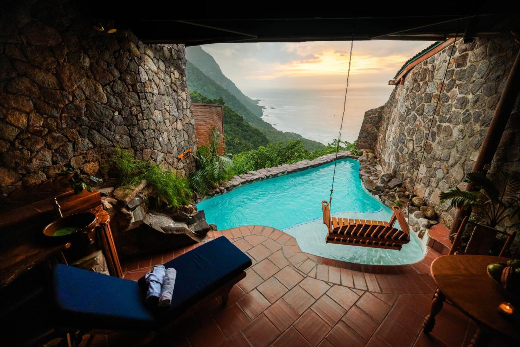 Hilltop Dream Suite heated pool