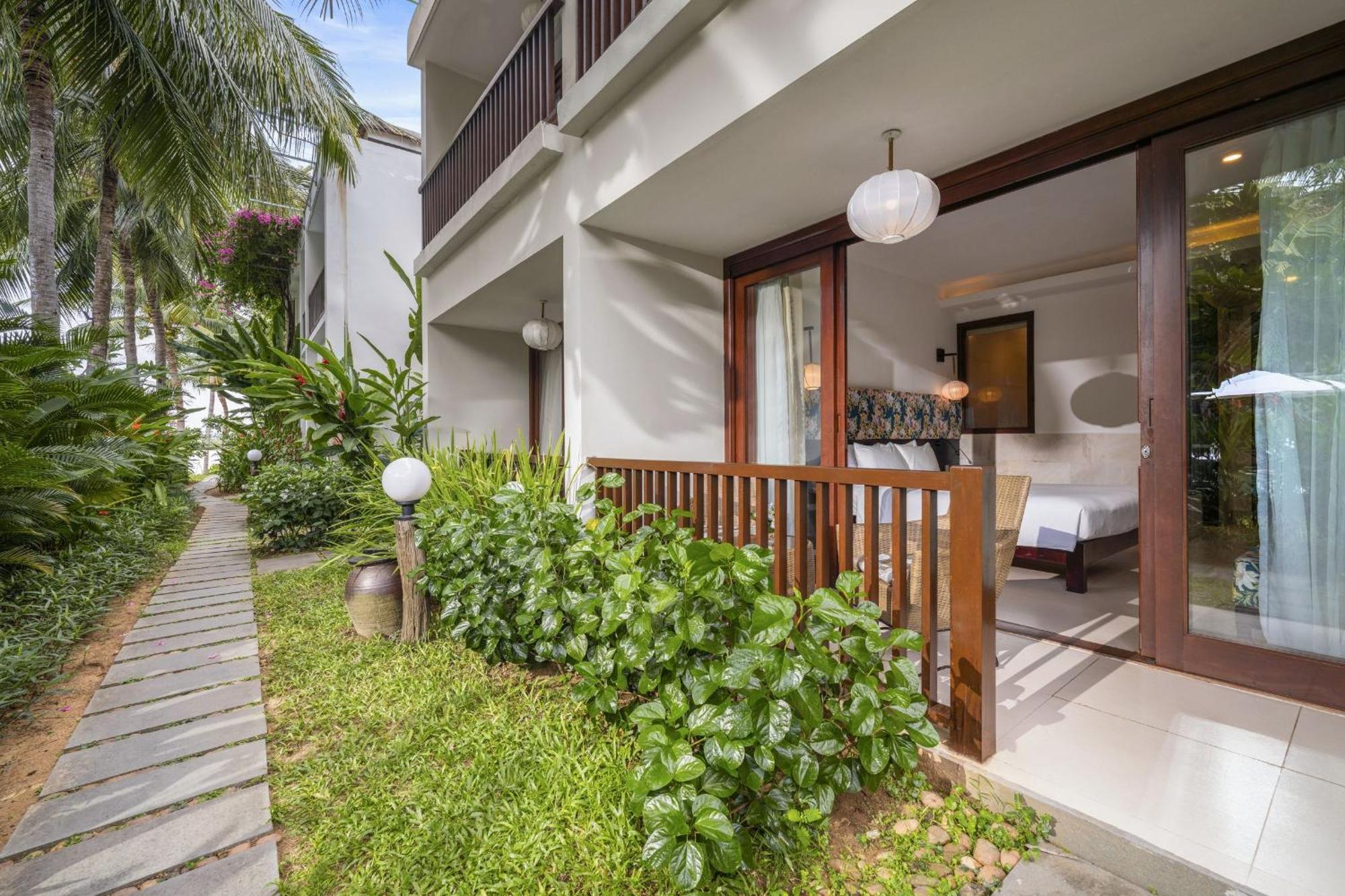 Double Deluxe Pool View Room,1613425462:JPEG