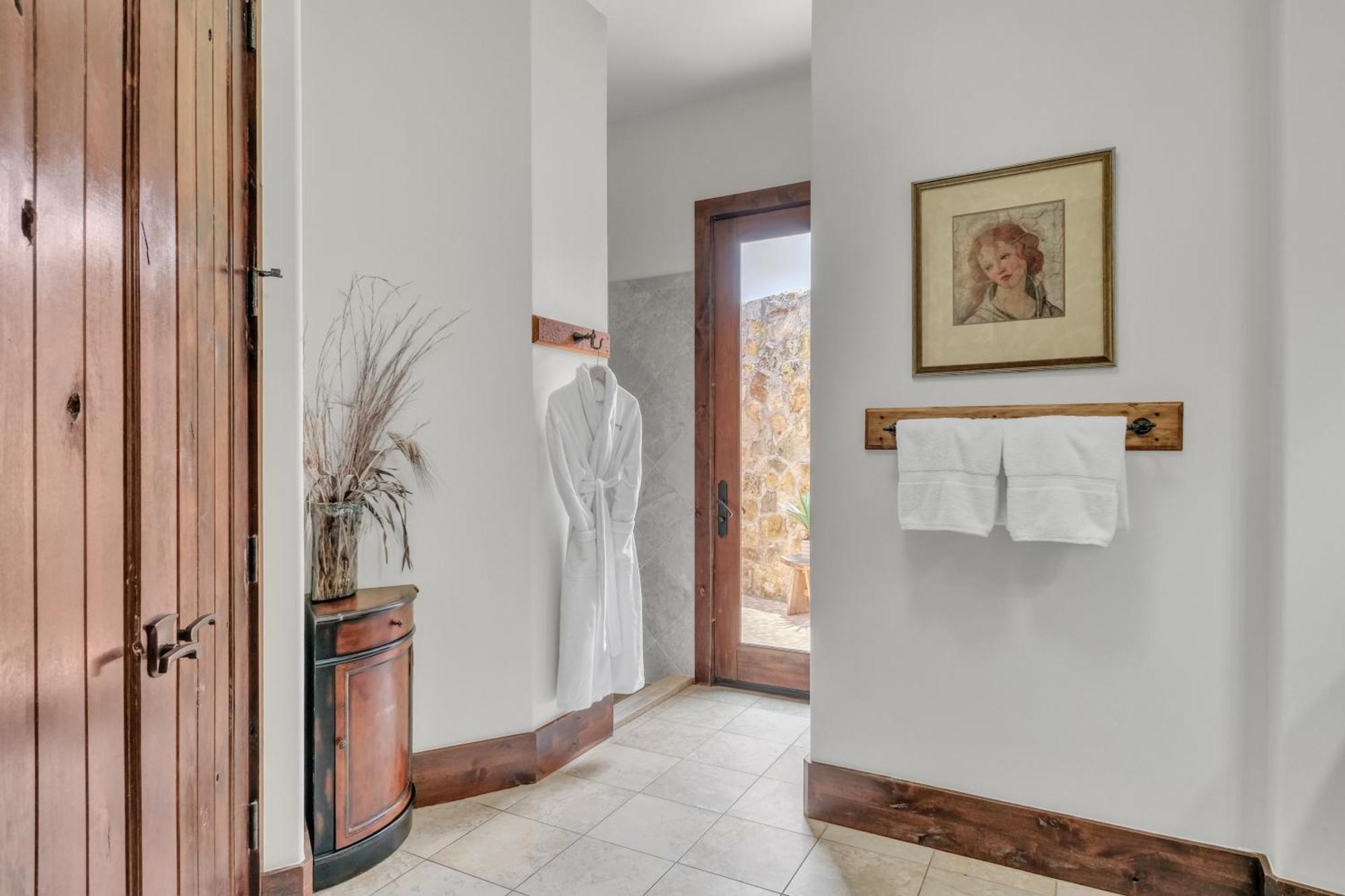 Superior King Suite