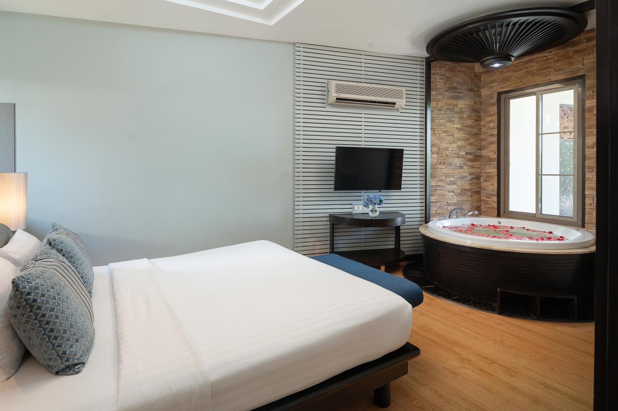 Grand Junior Suite,1614781591:JPEG